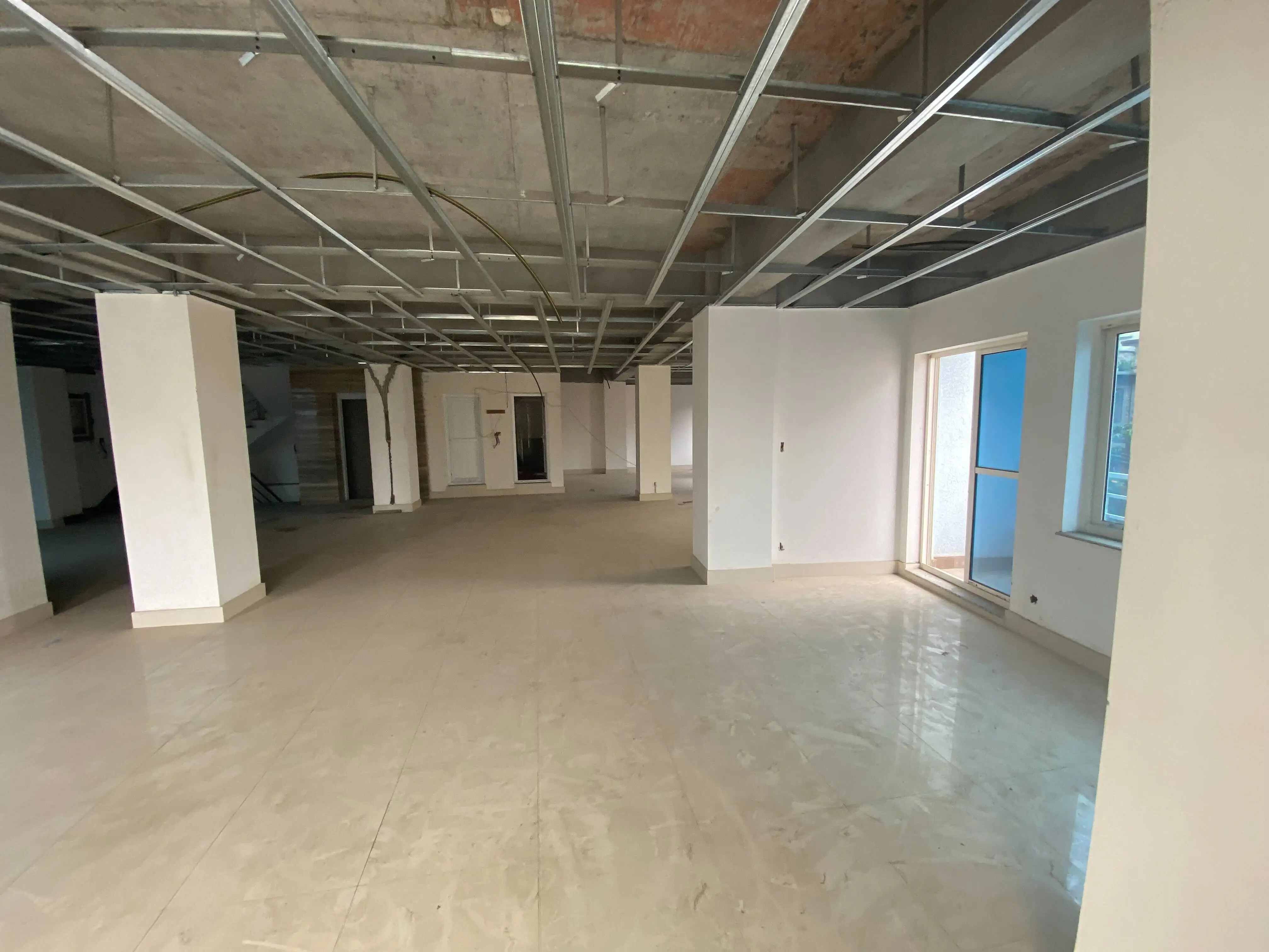 Office space on rent Image 1