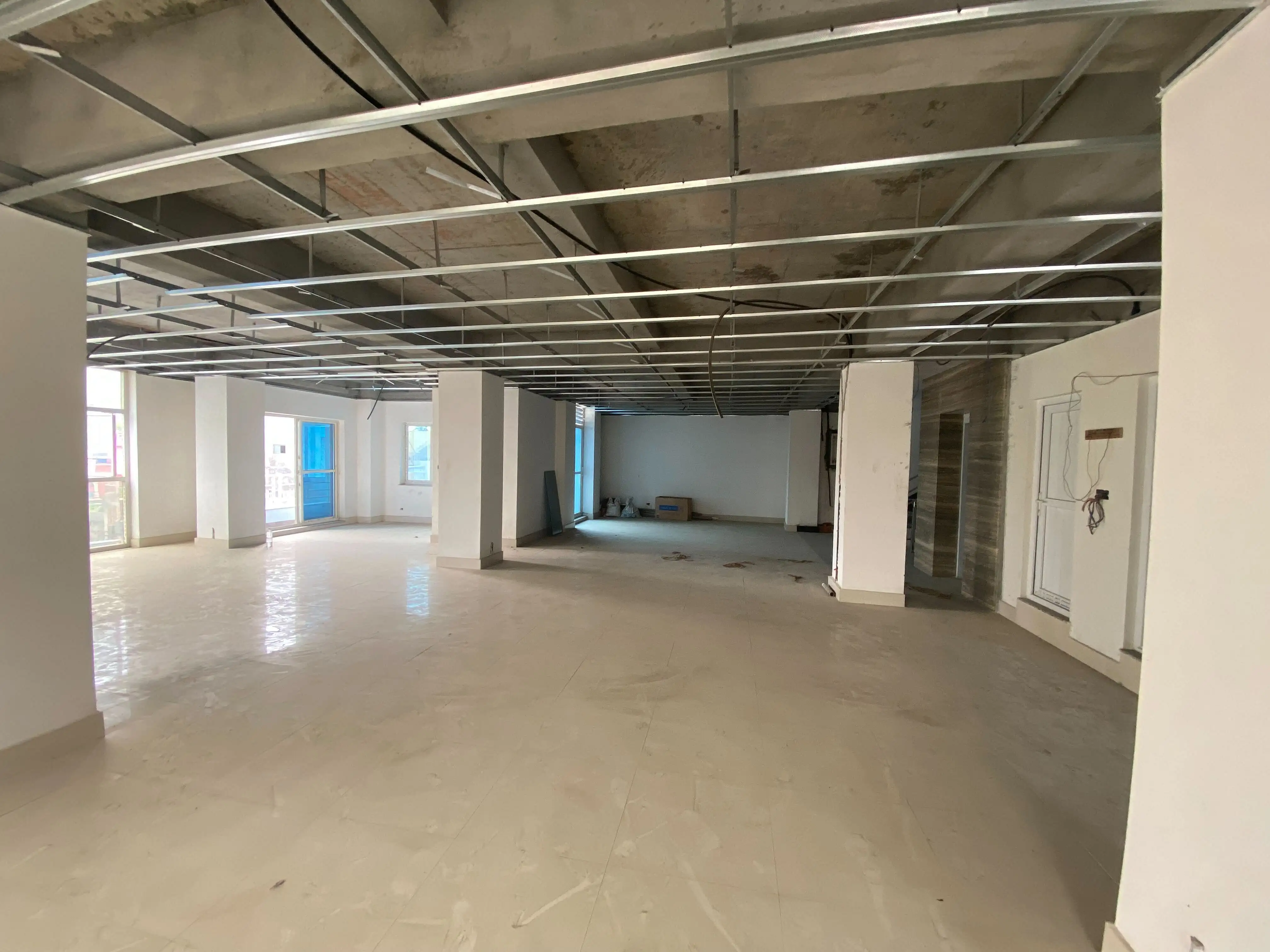 Office space on rent Image 3