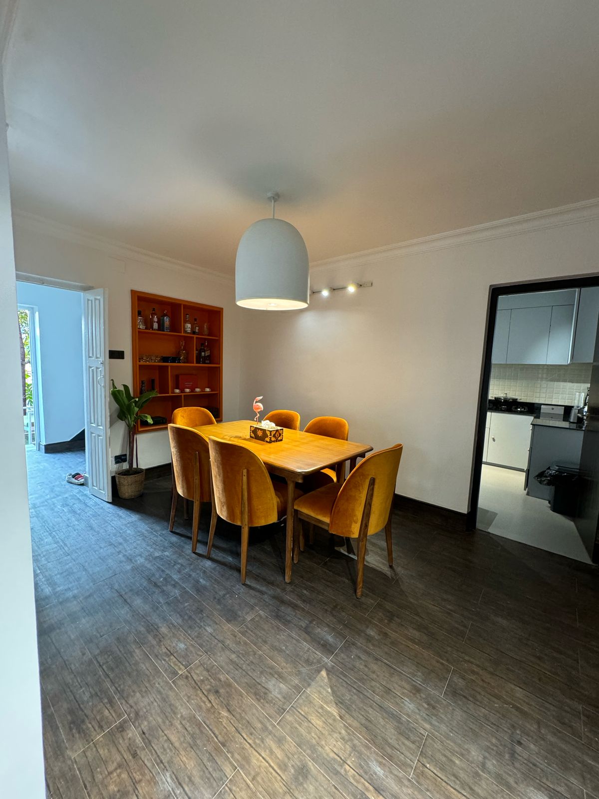 Charming Fully Furnished Home for Rent Image 3