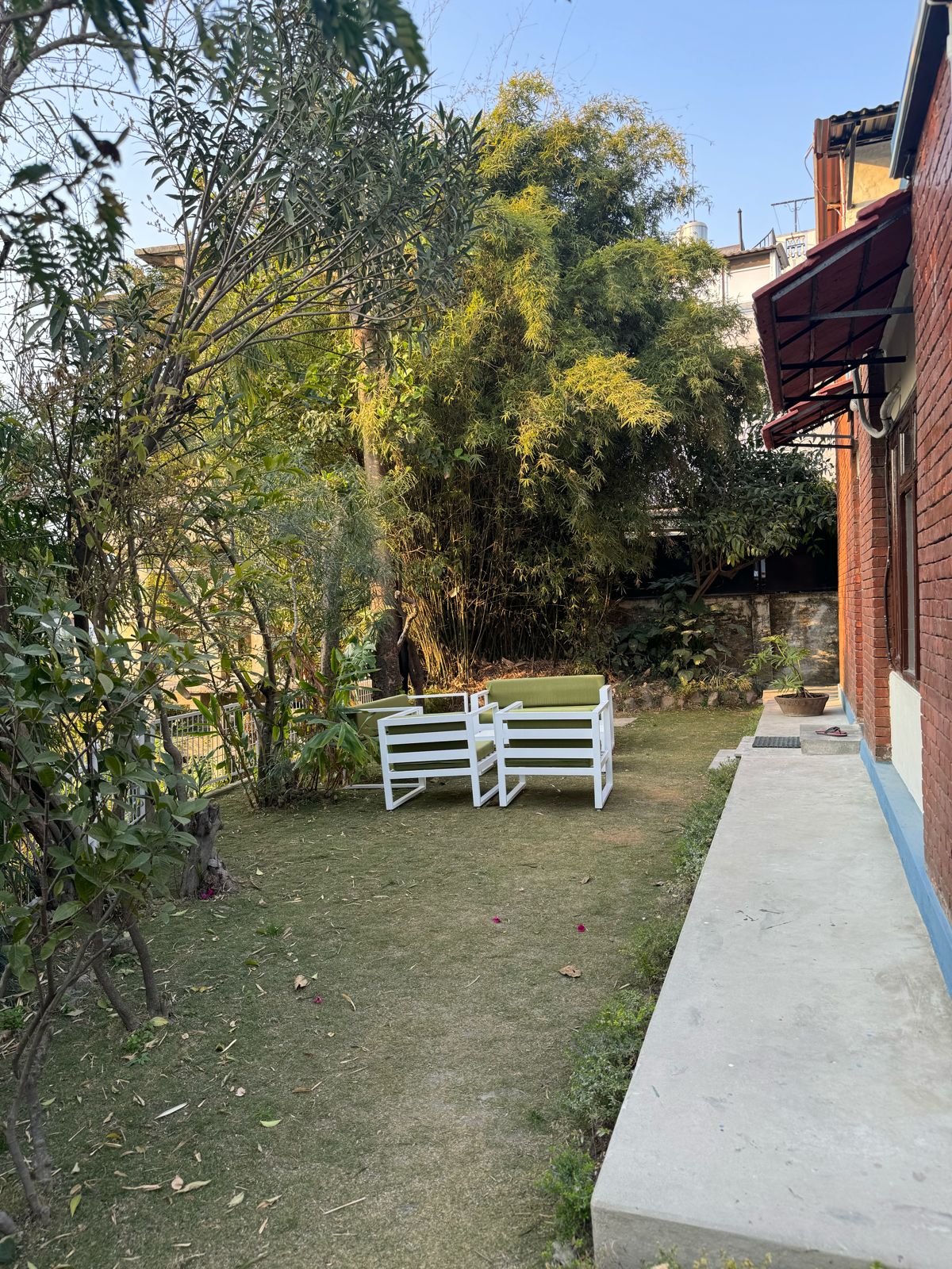 Charming Fully Furnished Home for Rent Image 11