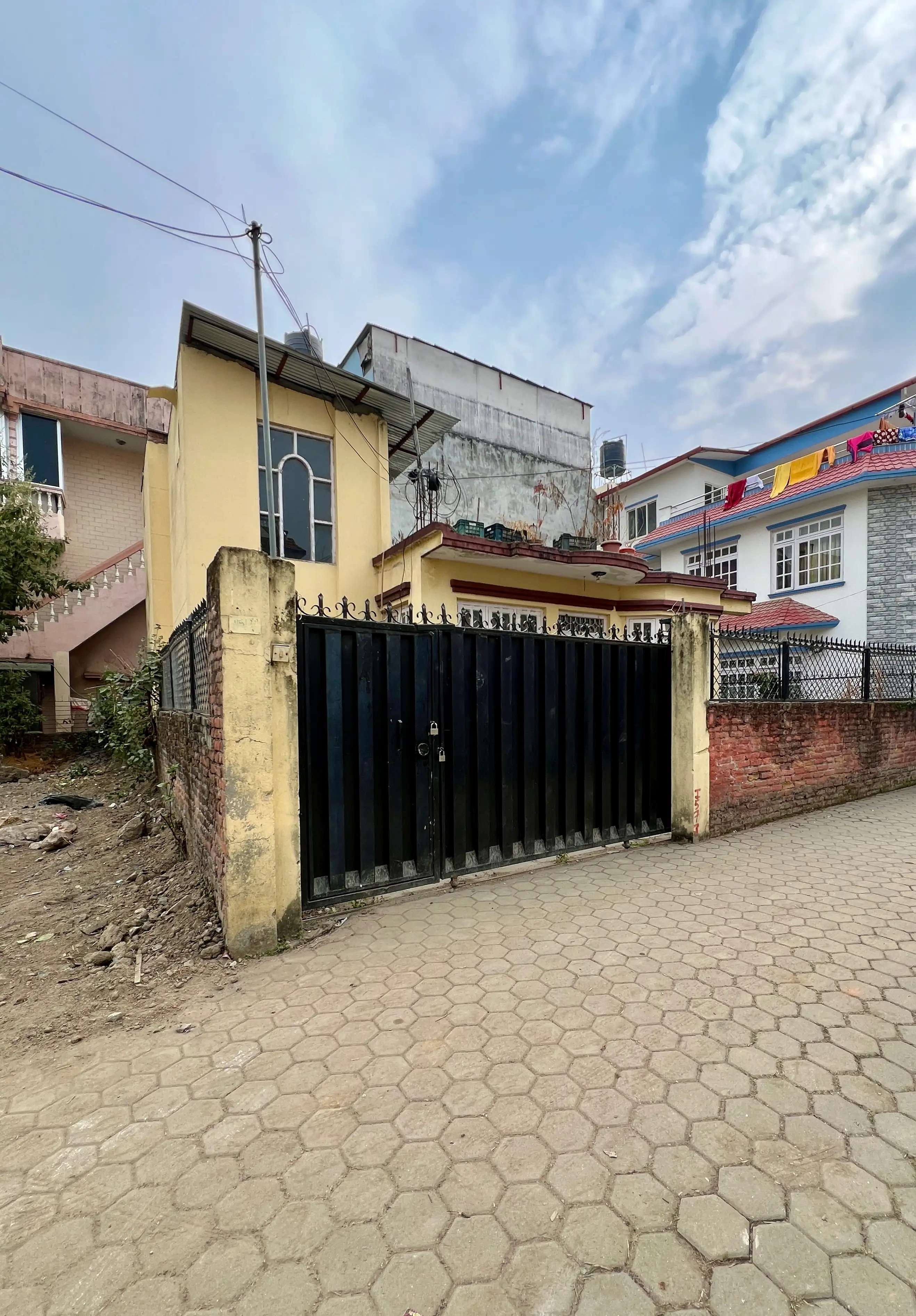Residental Bungalow House on sell At Baluwatar, Lalitpur Thumbnail