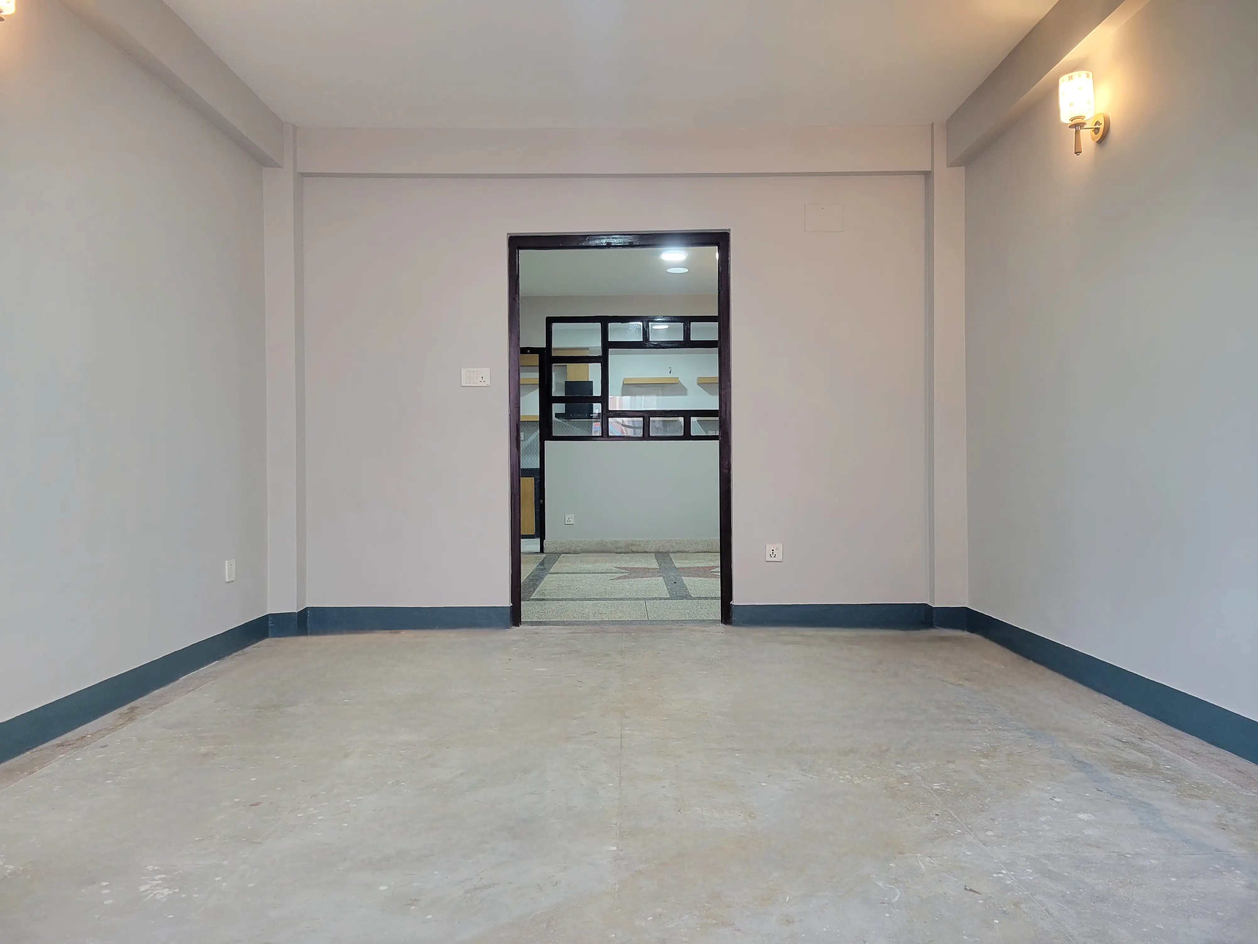 Modern 3 BHKD or 5 Rooms for Office Image 1