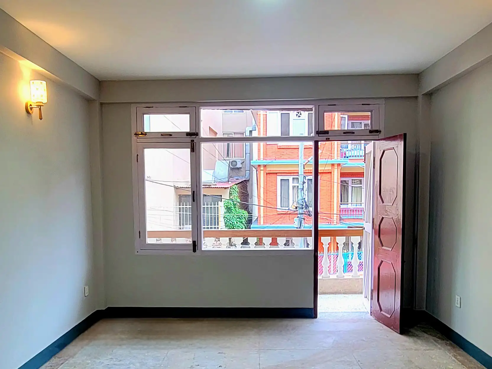 Modern 3 BHKD or 5 Rooms for Office Image 8