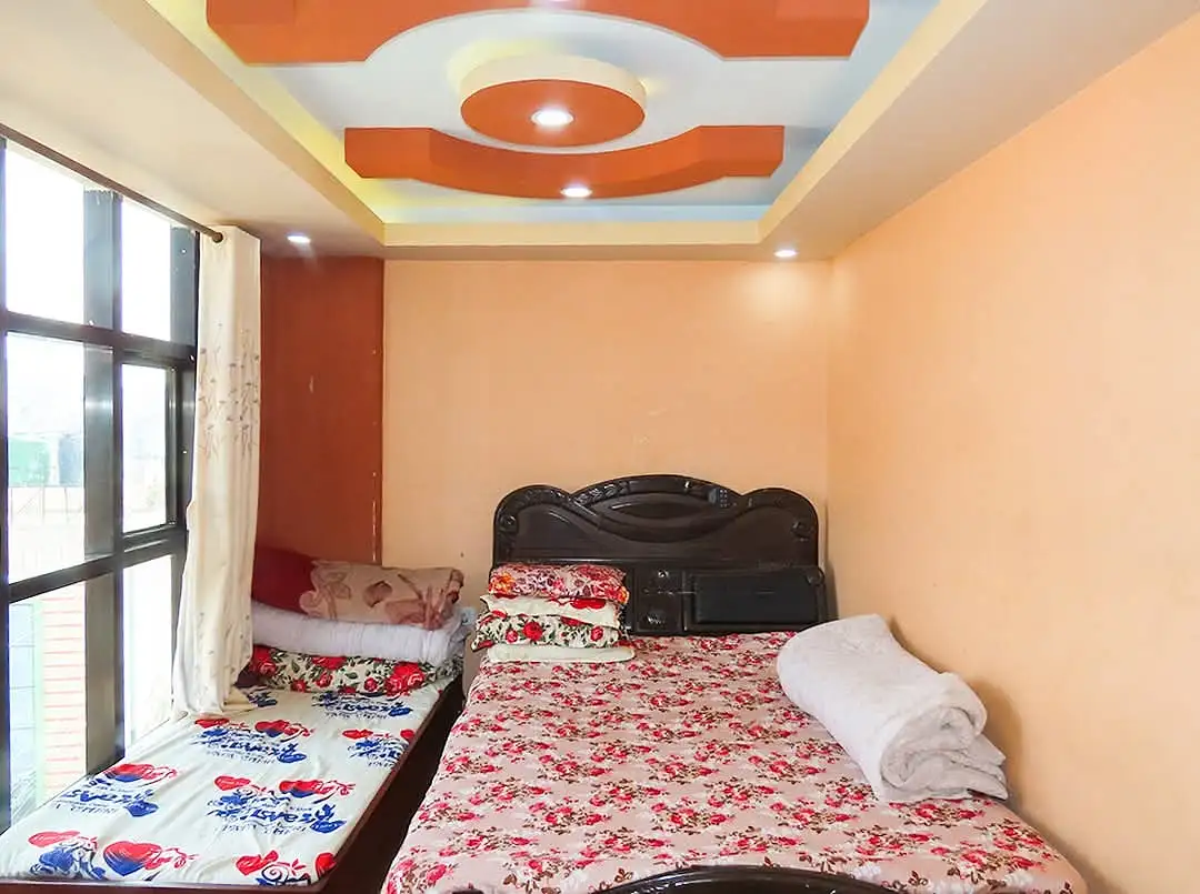 सस्तो मुल्यमा आकर्षक घर बिक्रिमा काठमाण्डौ, कलंकी LRI  88  घर धनि : 9841124506  काठमाण्डौ, कलंकी LRI (कलंकी चोकबाट 1.5 किलोमिटरको दुरीमा ) पुर्व मोहोडा 13 फिट बाटोमा जोडिएको 3 आना क्षेत्रफल भित्र हालसालै बनेको आकर्षक 3.5 तले घर तुरुन्त बिक्रीमा छ।  Image 5