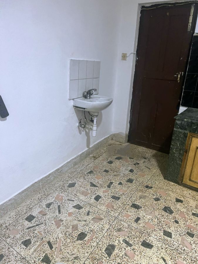 3 rooms 1 kitchen 1 bathroom Image 2