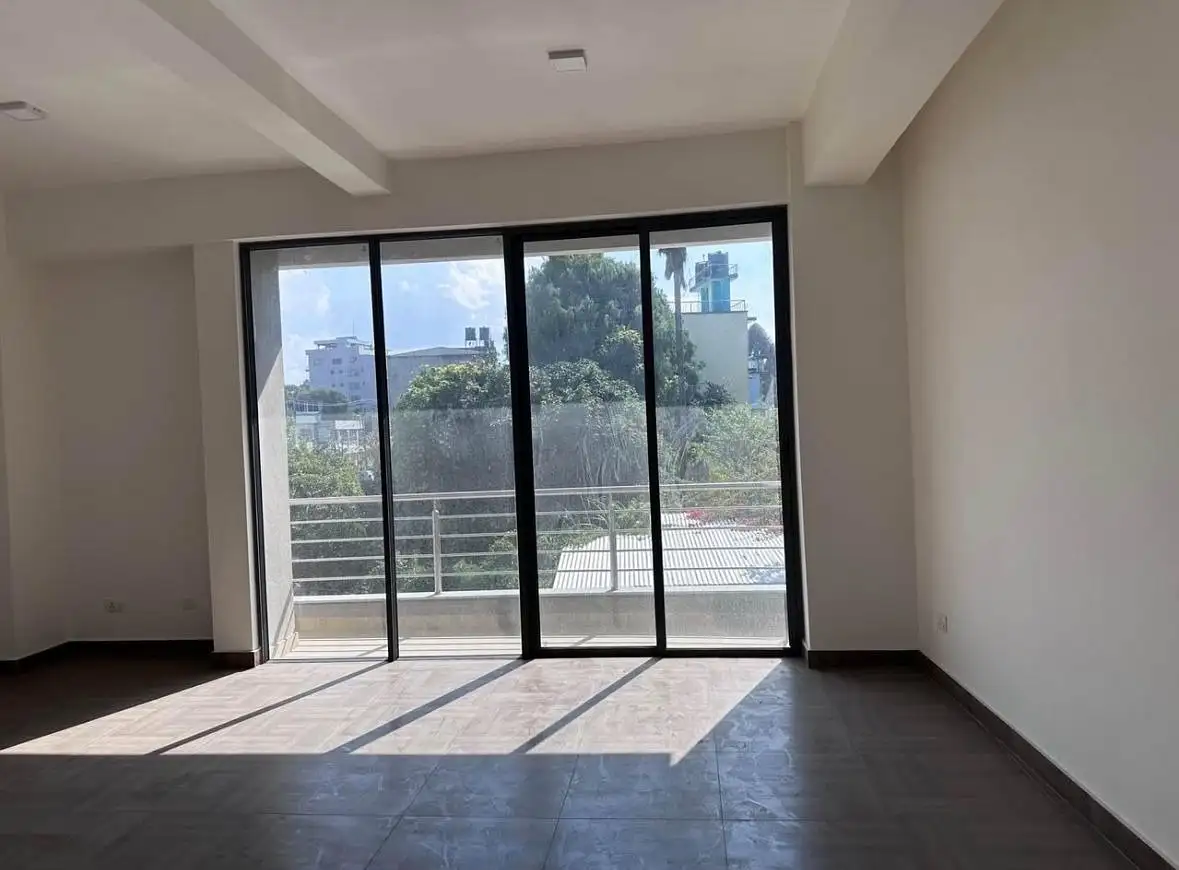 Commercial Space on Rent Image 6