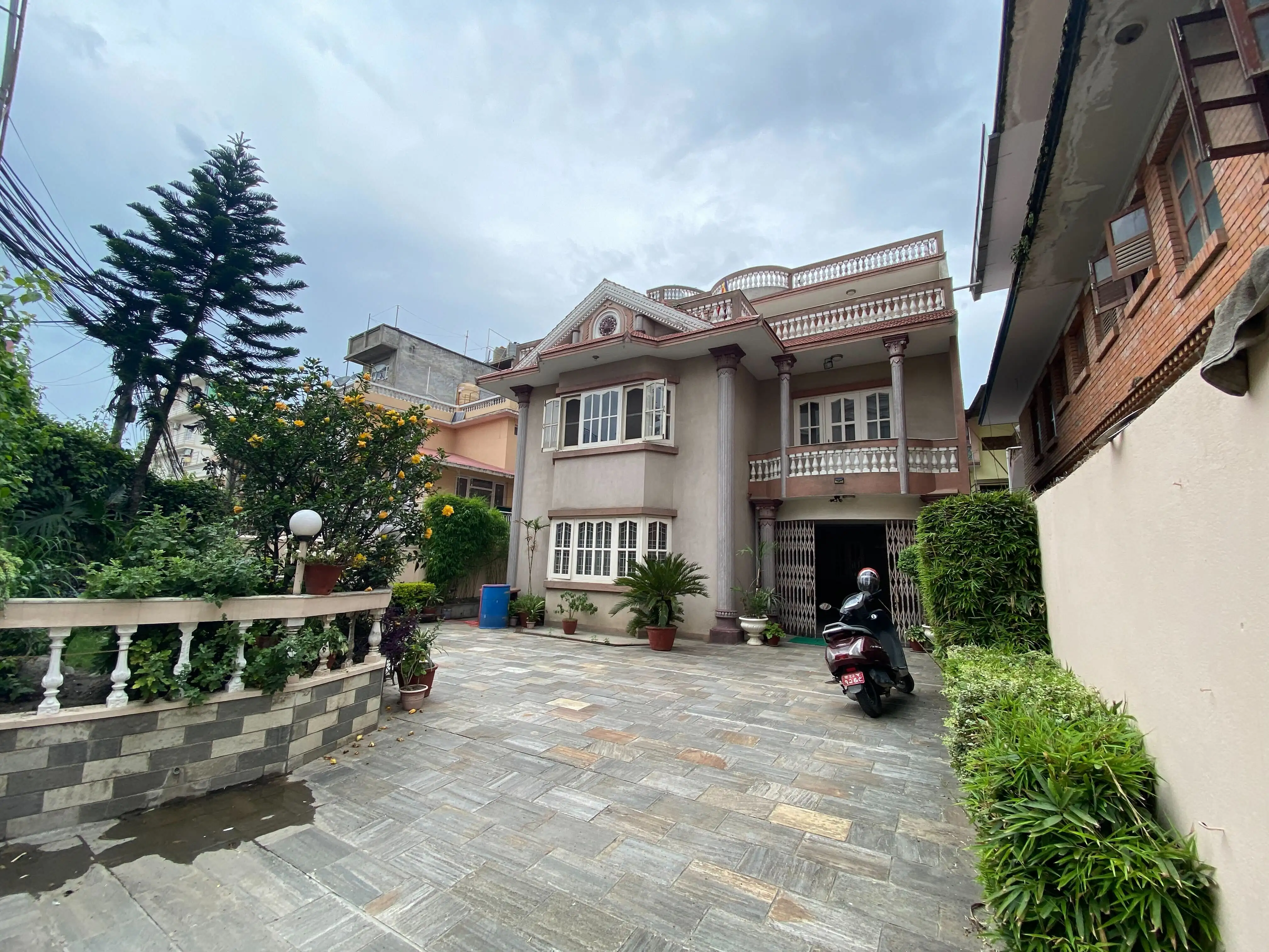 Residential Building on Rent Thumbnail