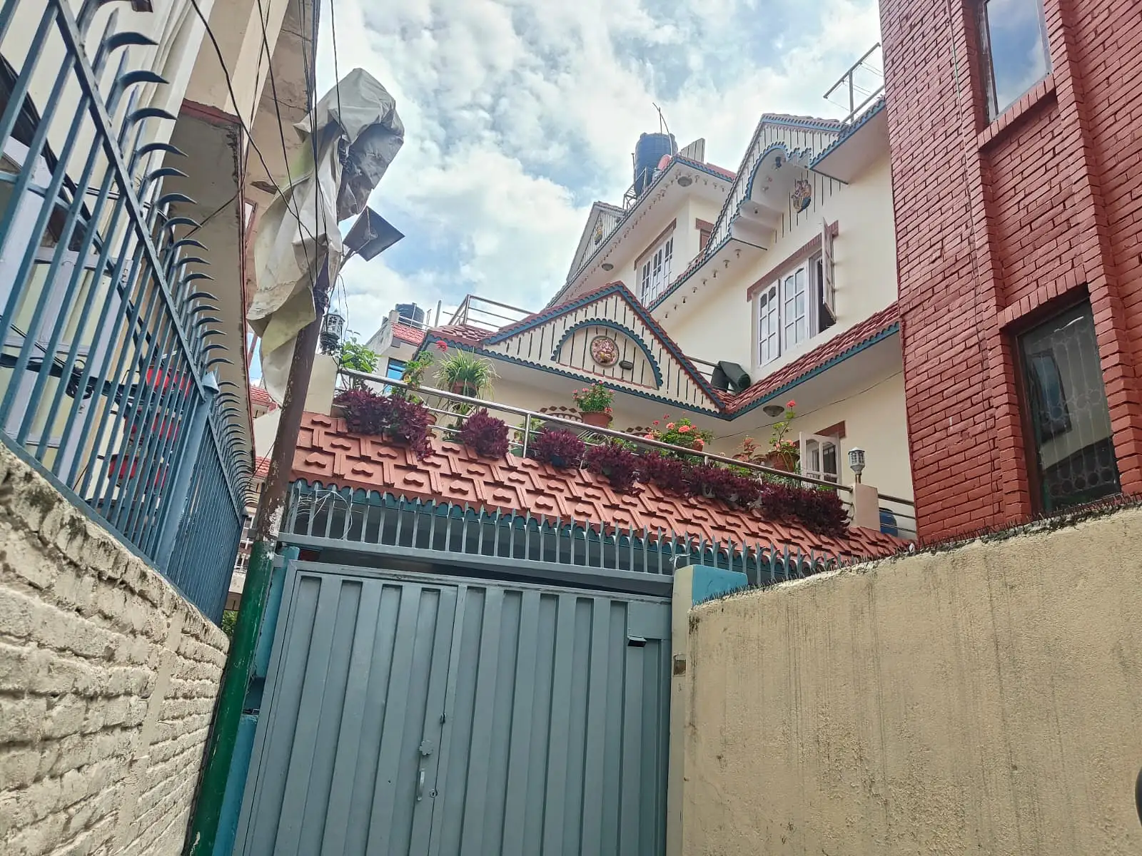 Residential house on rent Thumbnail