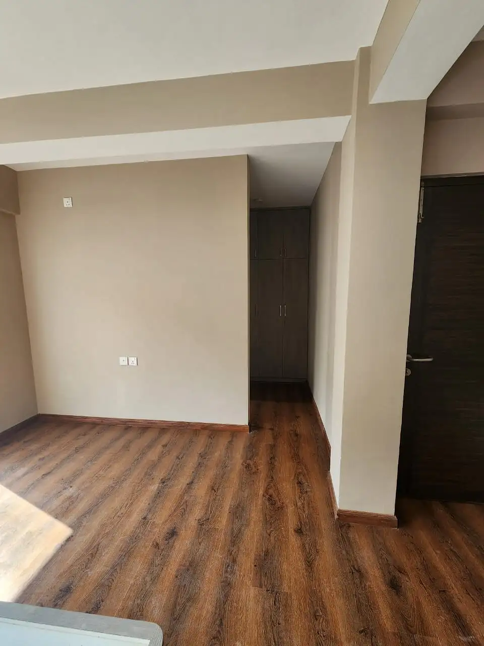 House in Colony Image 8