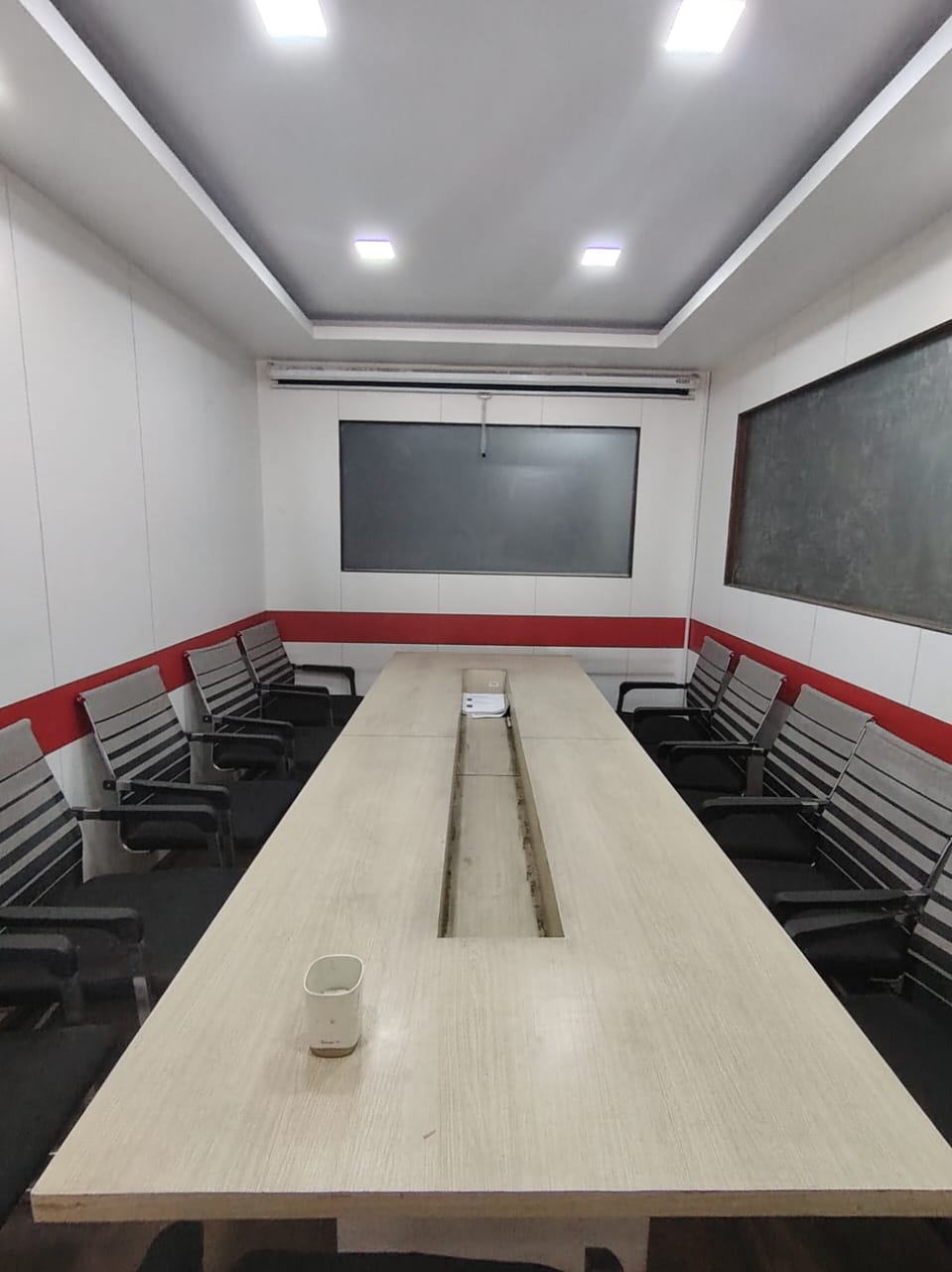 Commercial space available on rent at Jamal Image 4
