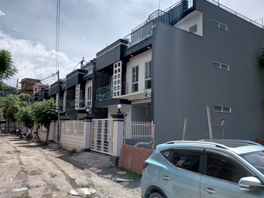 House on Sale Image 2