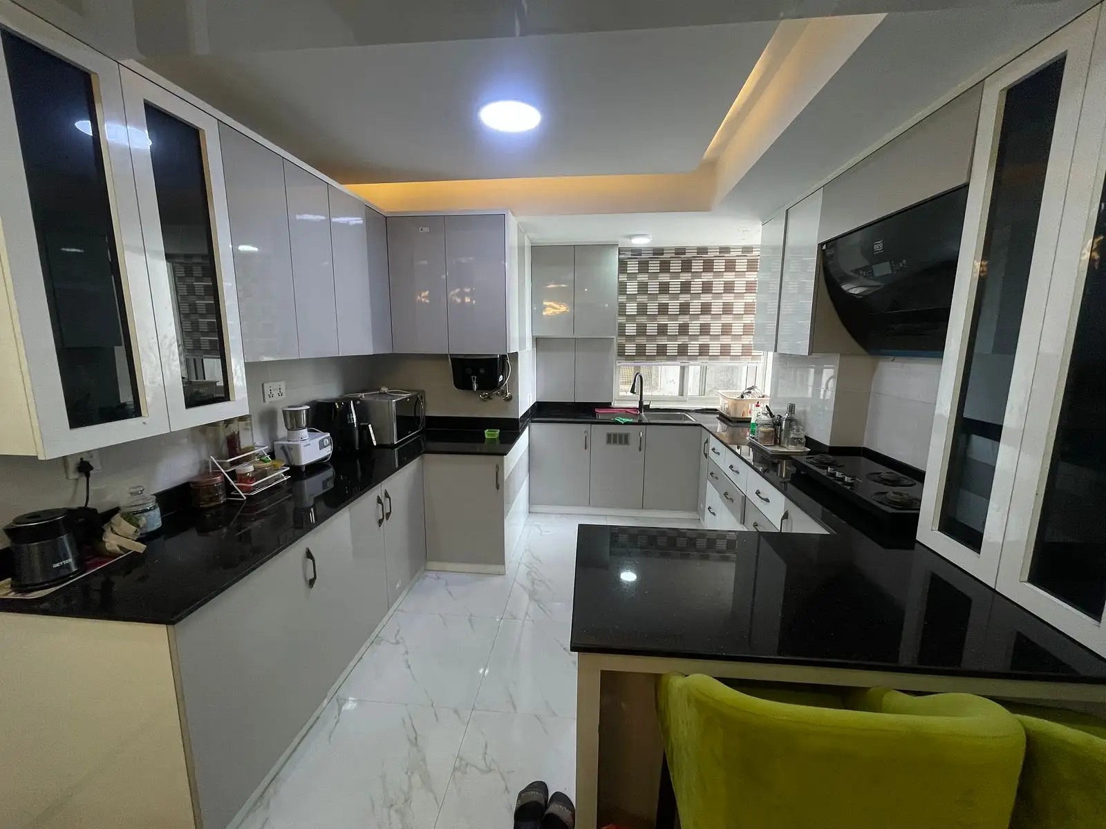 Fully Furnished Apartment on Sale Image 8