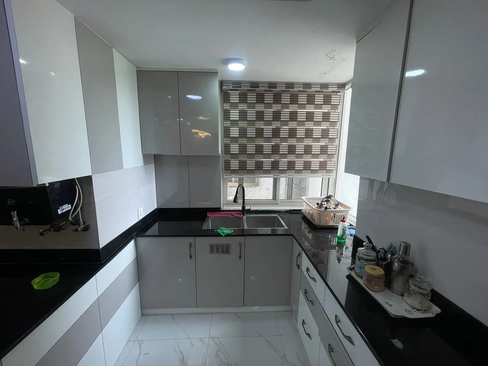 Fully Furnished Apartment on Sale Image 7
