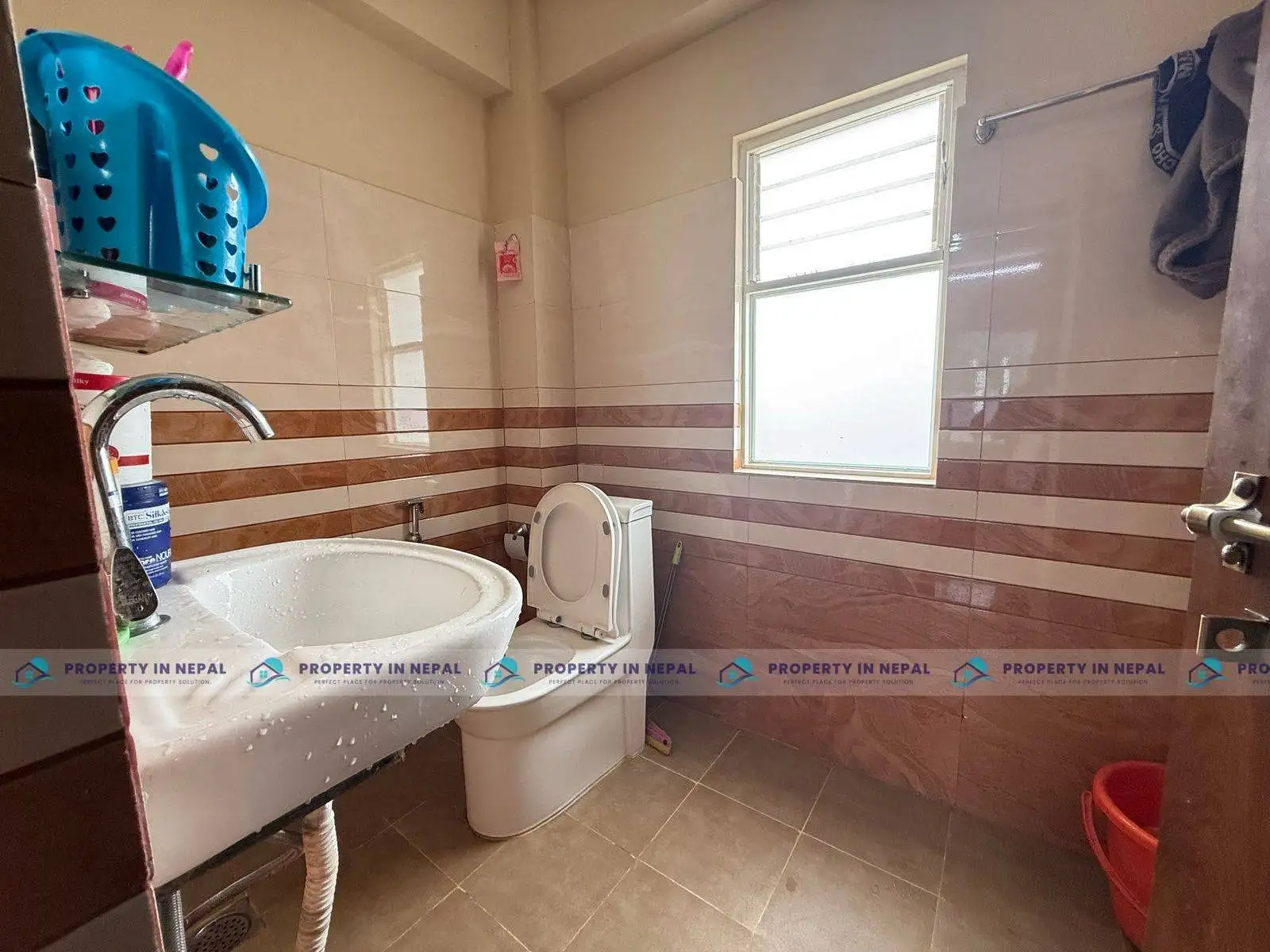 Residential House On Sale Image 6