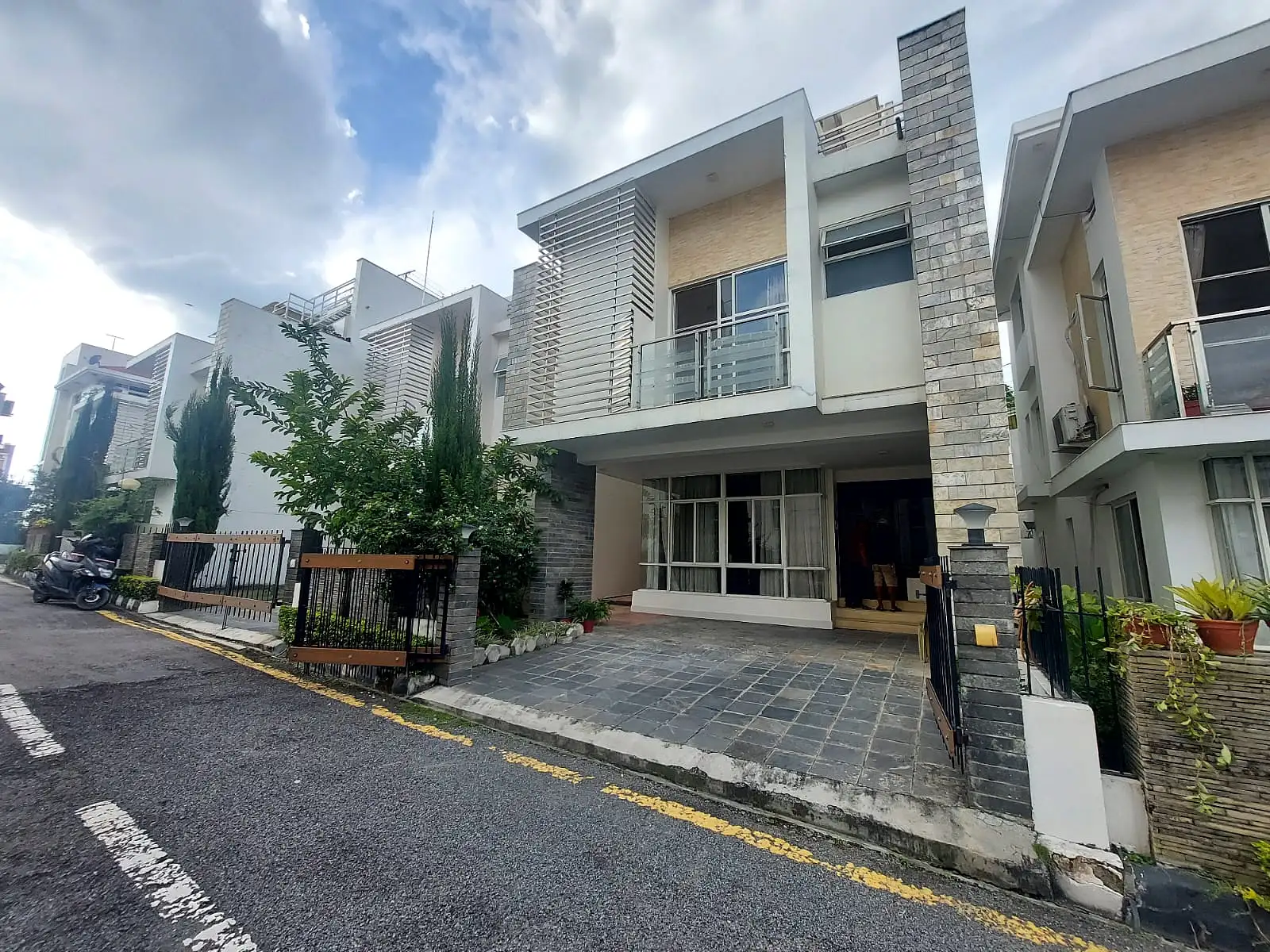 Residential House On Sale Thumbnail