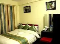 Flat Rent in a prime location with kitchen  Image 2