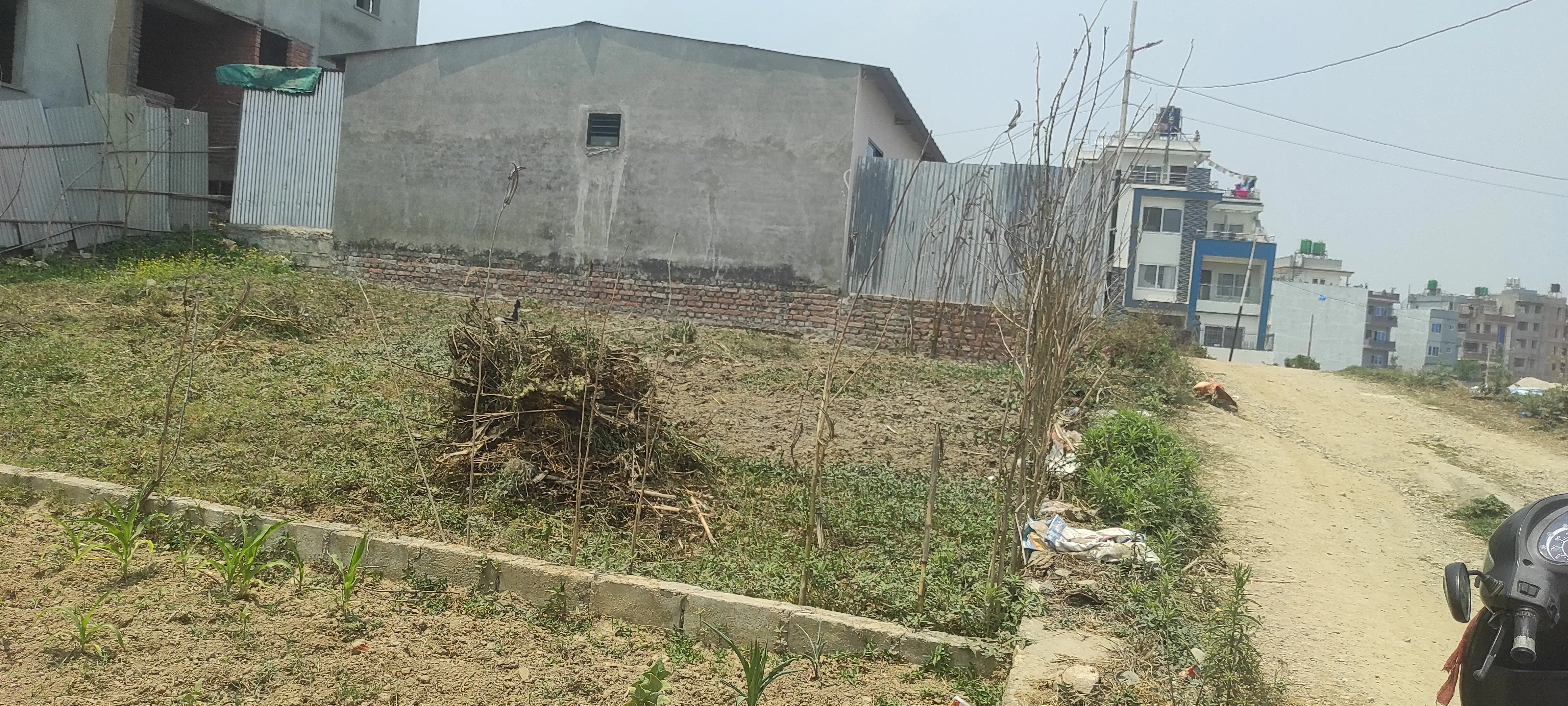 Land sale in hattiban height Image 5