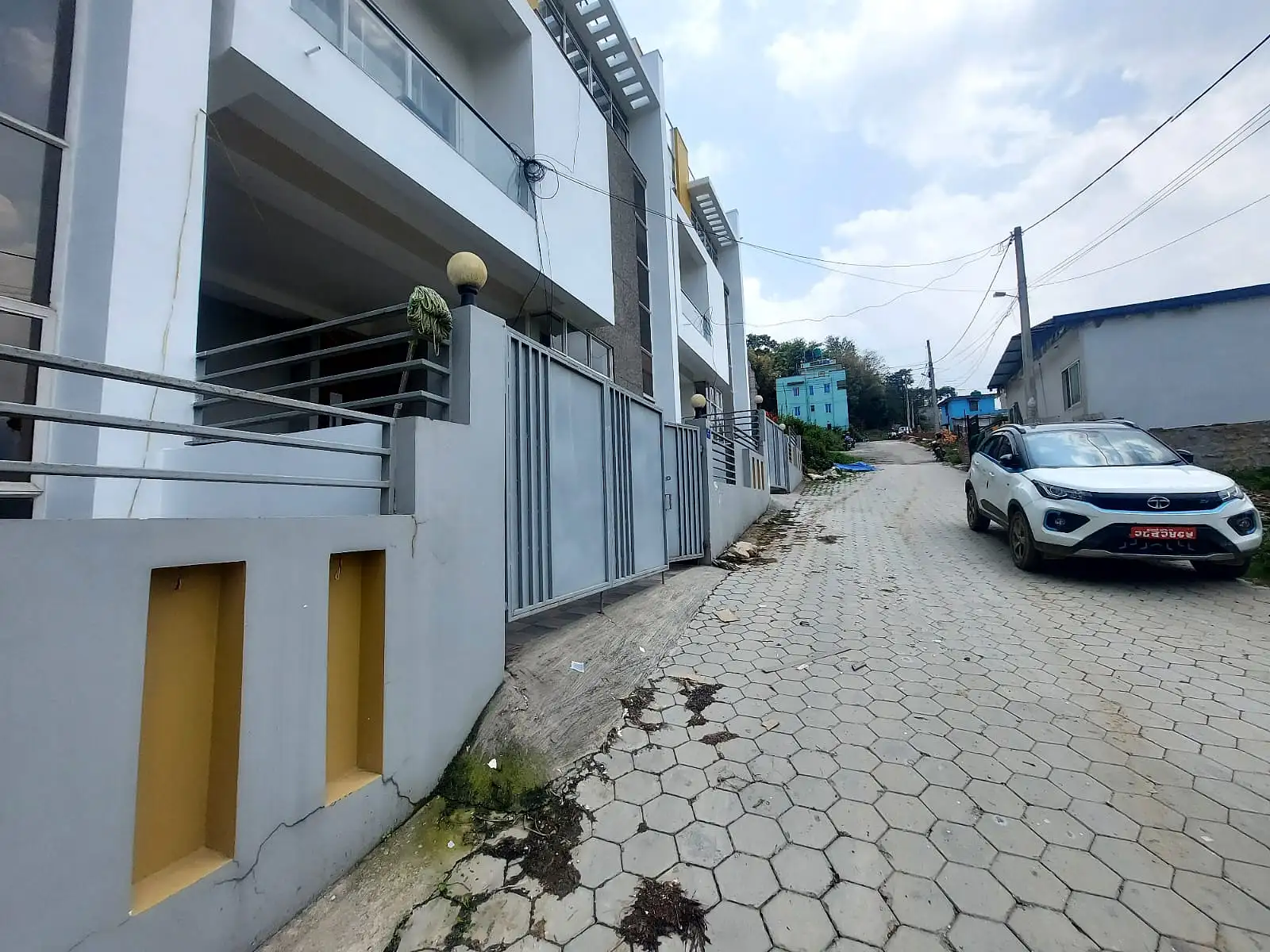 Residential house for sale in Nakhipot Image 2