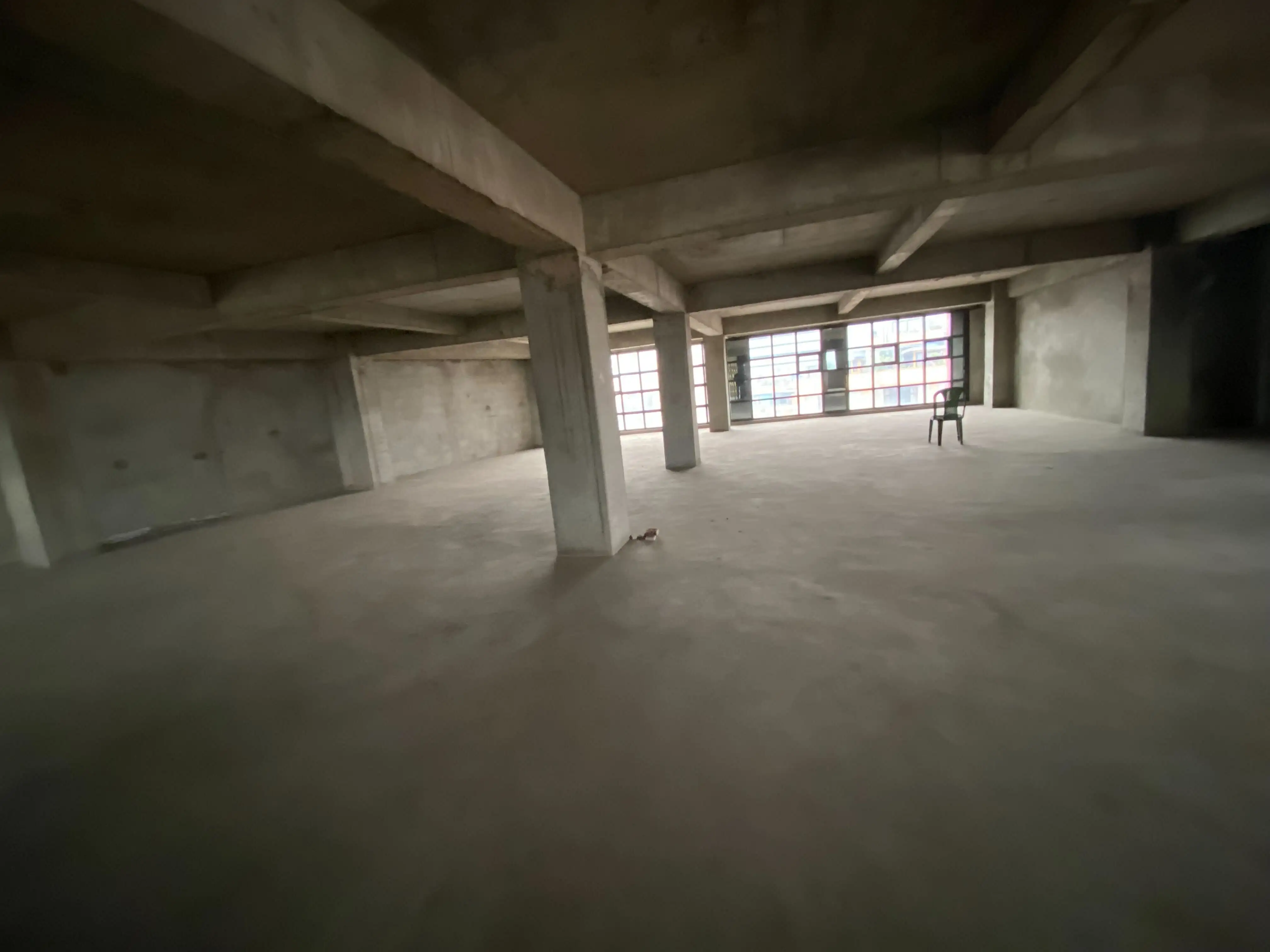 Commercial Building on Rent Image 7