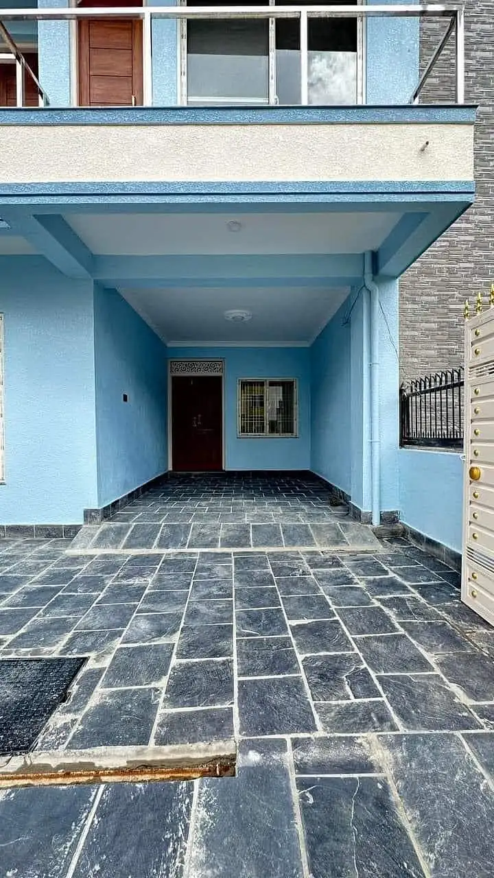 Residential House On Sale Image 6