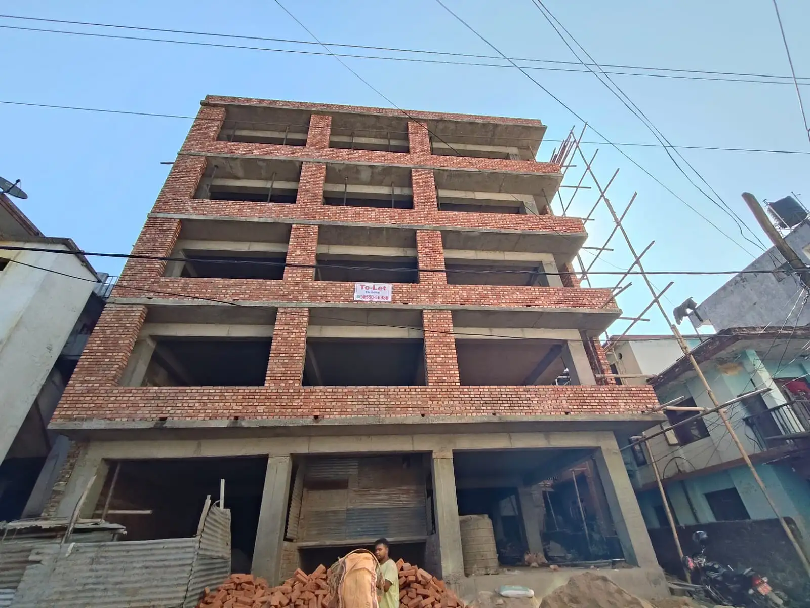 Commercial Building on Rent Image 2