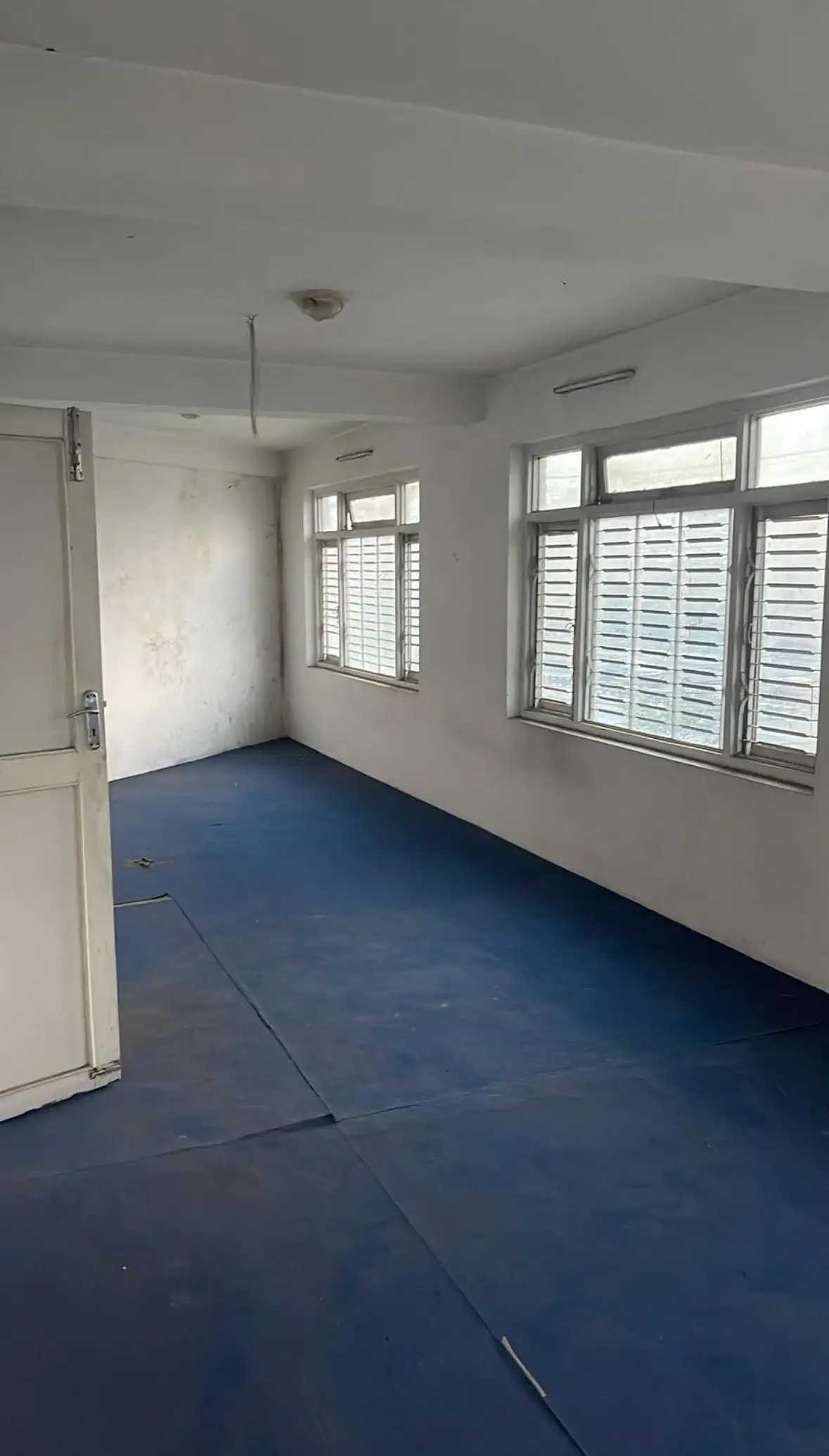 1st floor (6 rooms) available for renting  Image 5