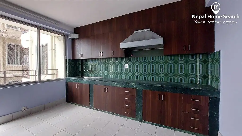 Apartment on Sale Image 4