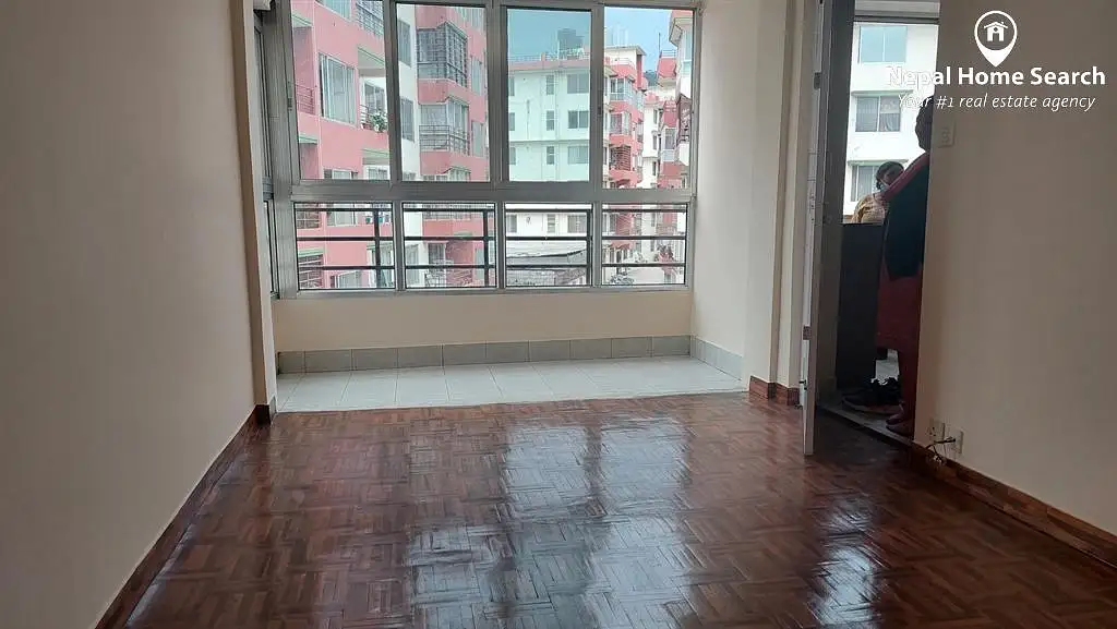 Apartment on Sale Image 3
