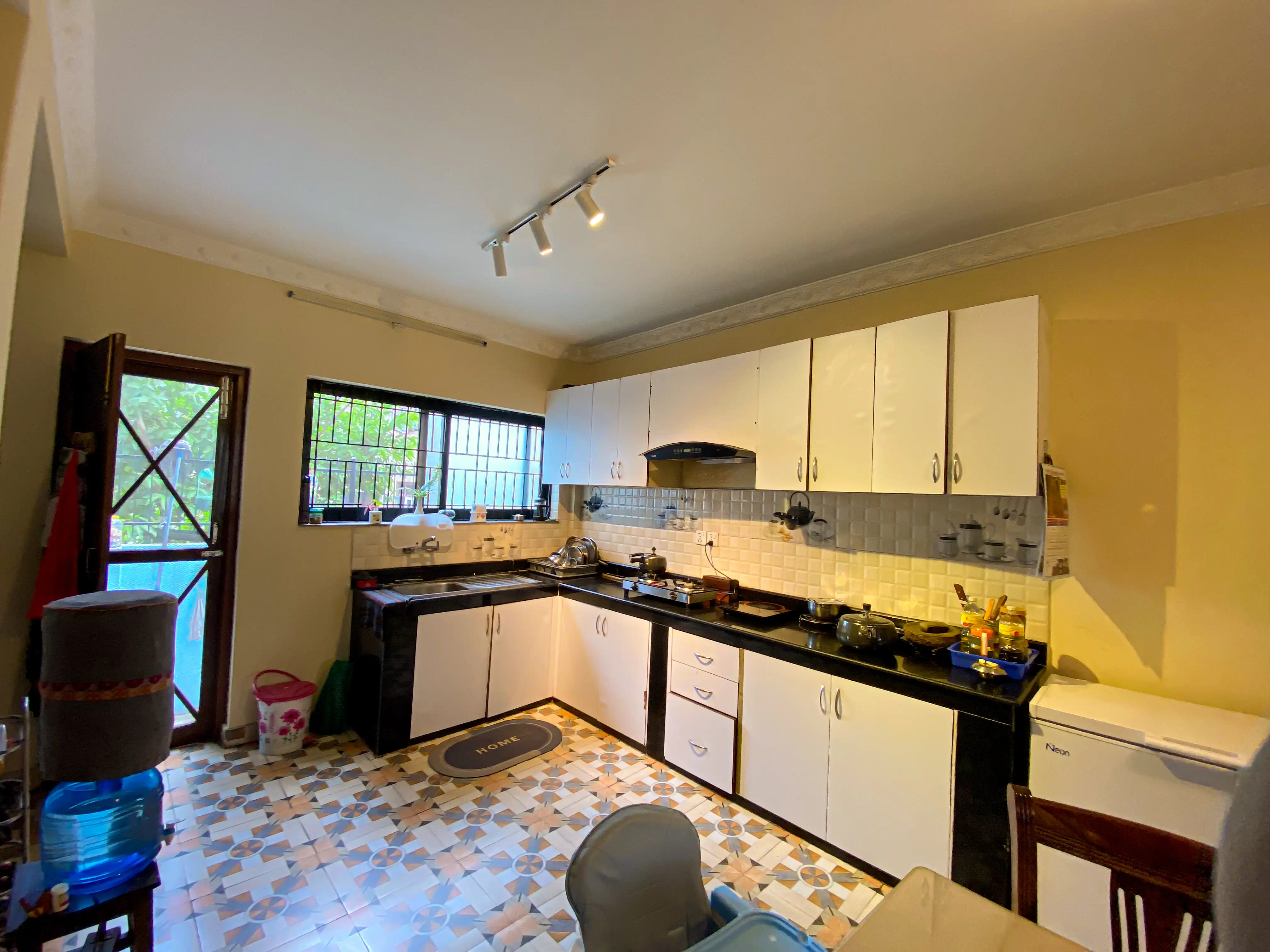 Residential House On Sale Image 5