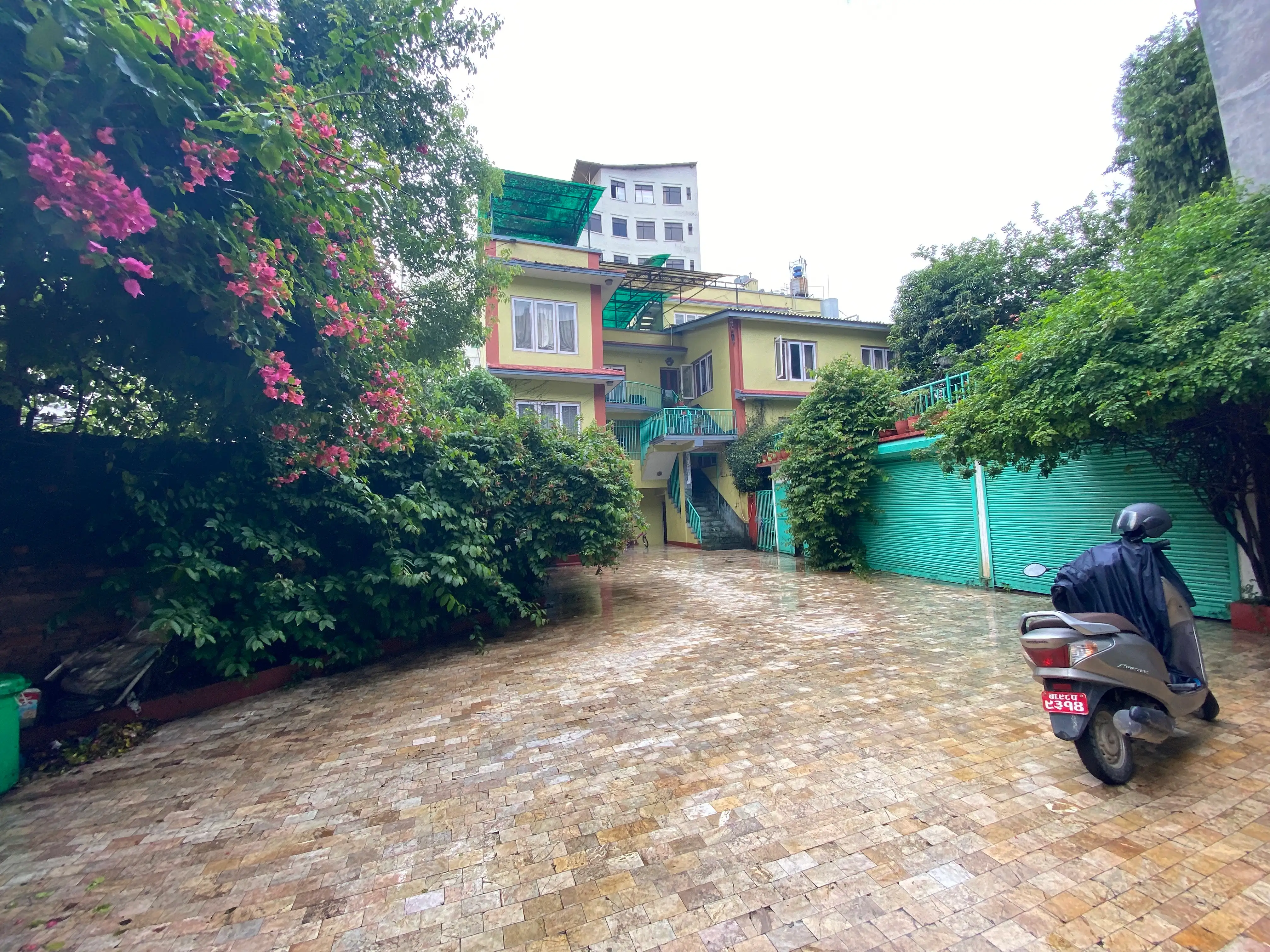 Residential House On Rent Image 6