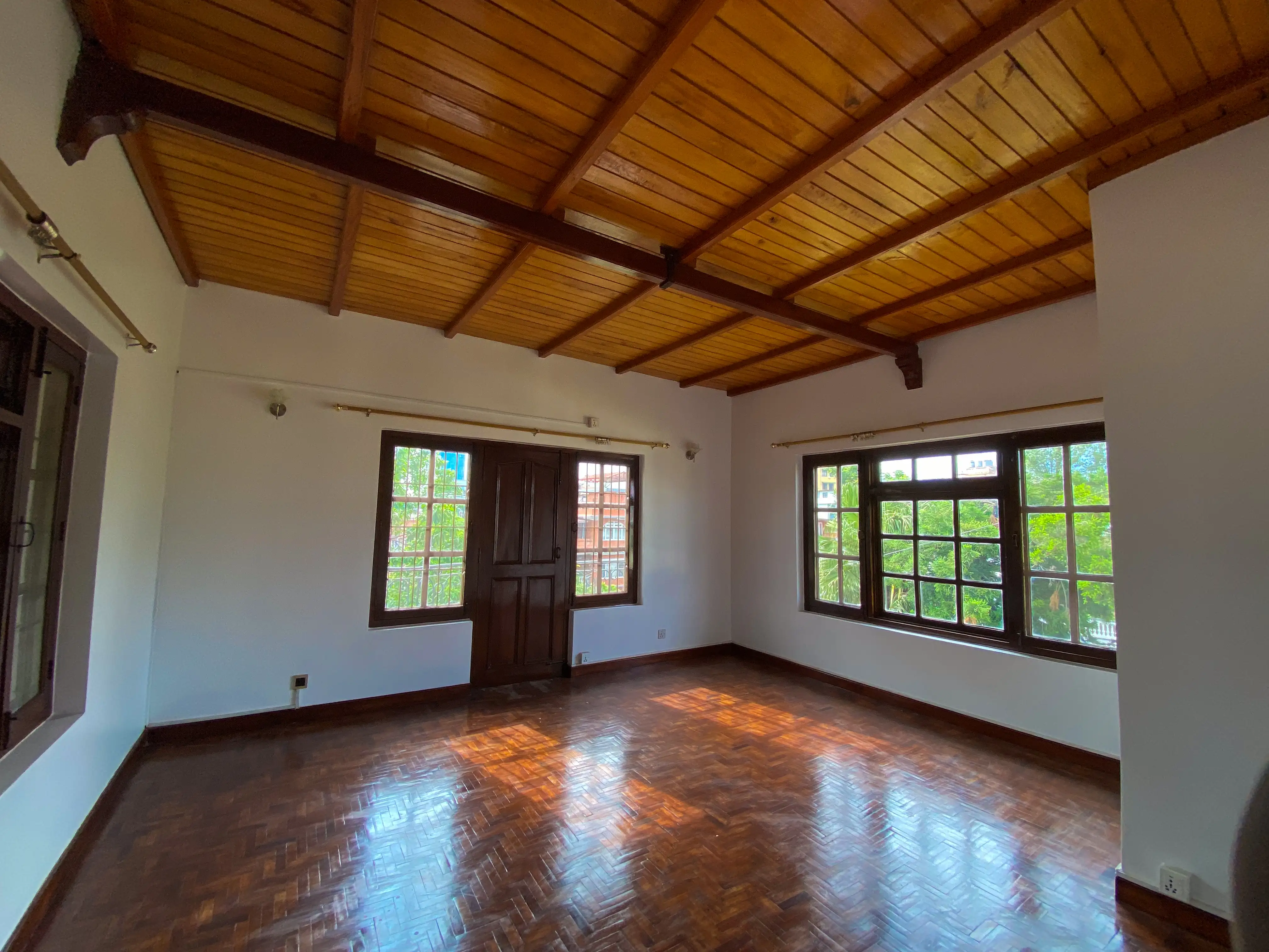 Residential House On Rent Image 6