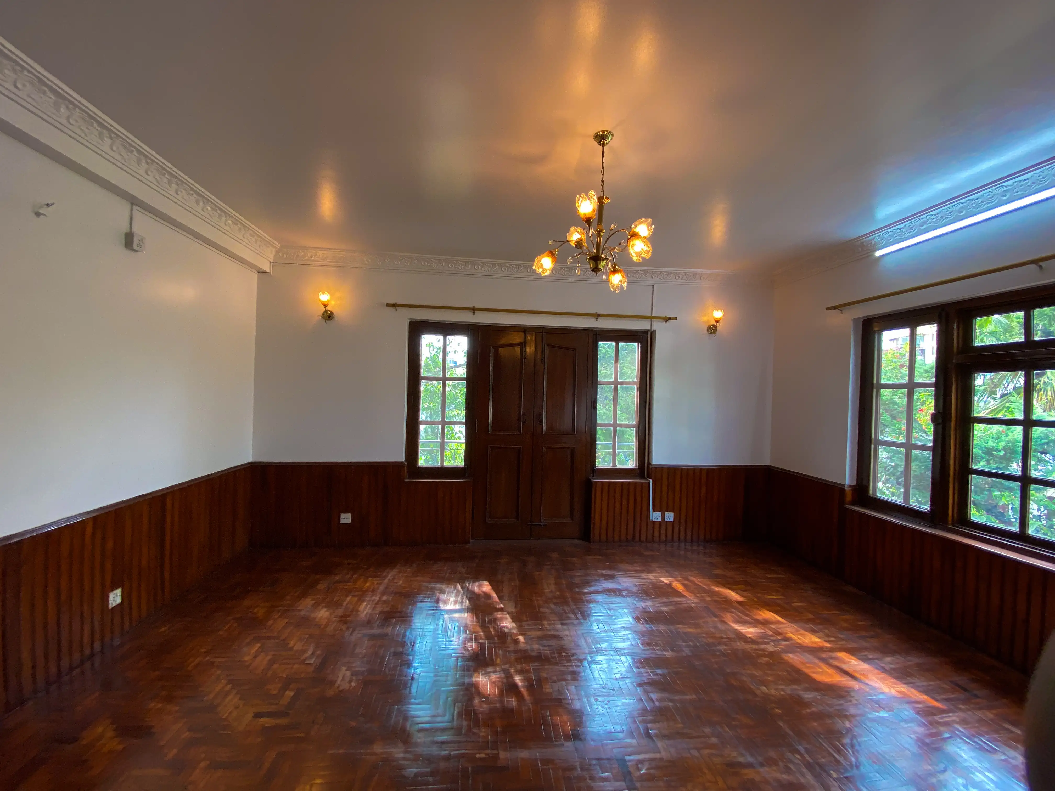 Residential House On Rent Image 8