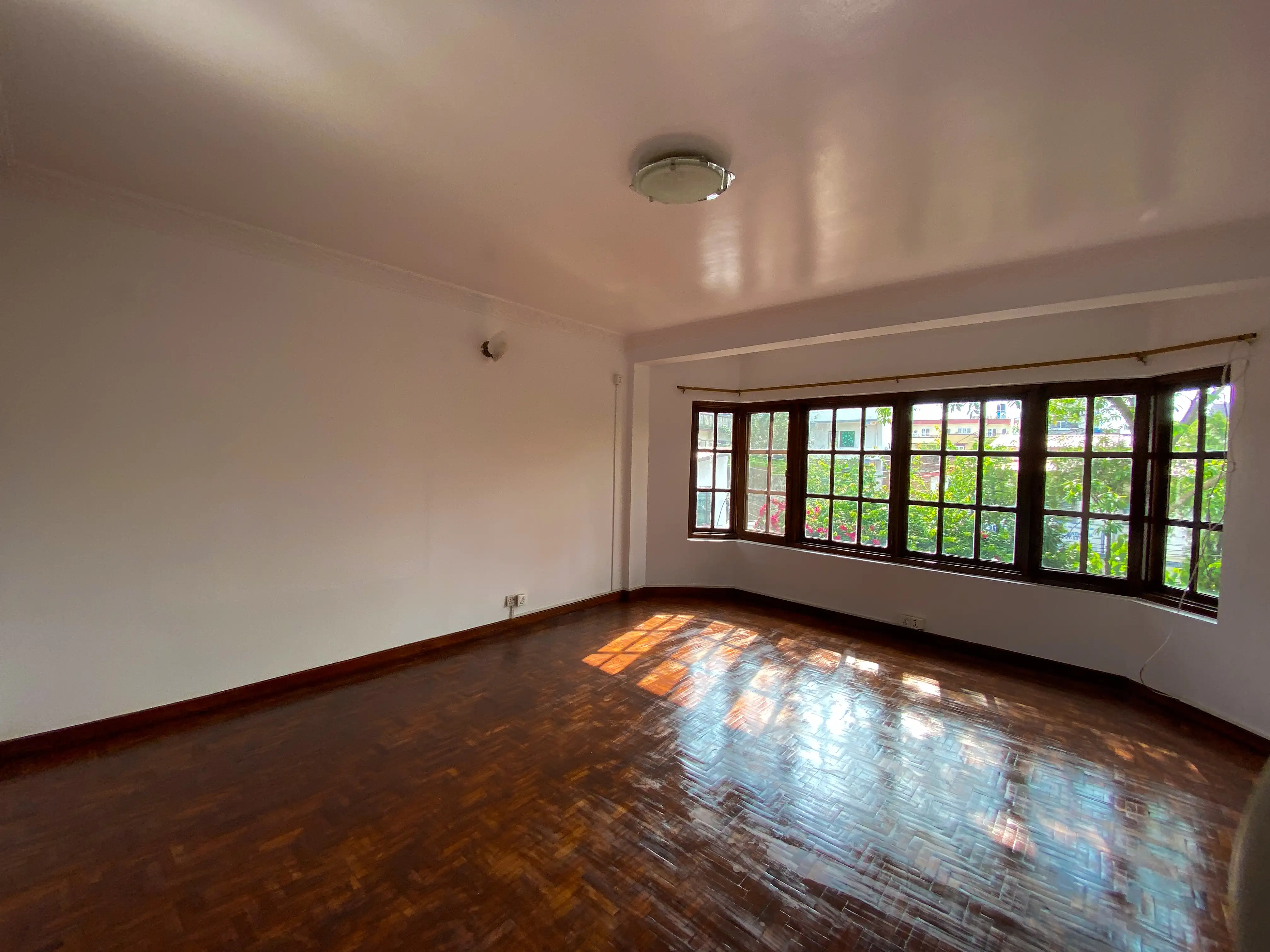 Residential House On Rent Image 7