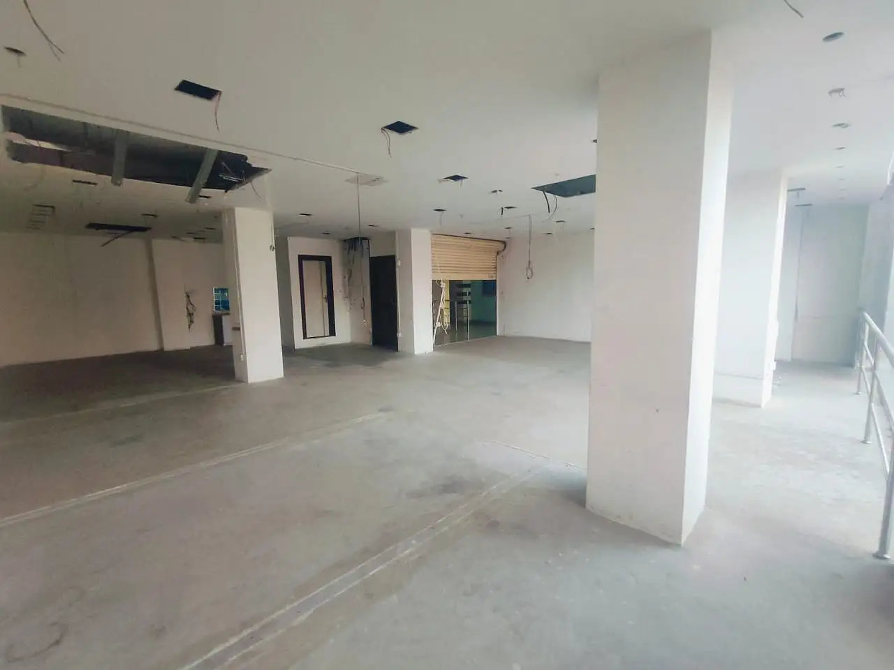 Commercial Space on Rent Image 1