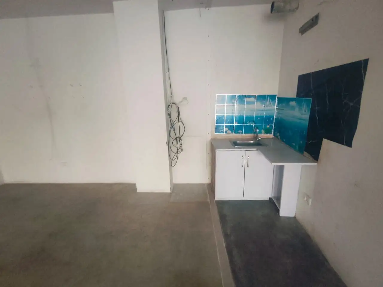 Commercial Space on Rent Image 6