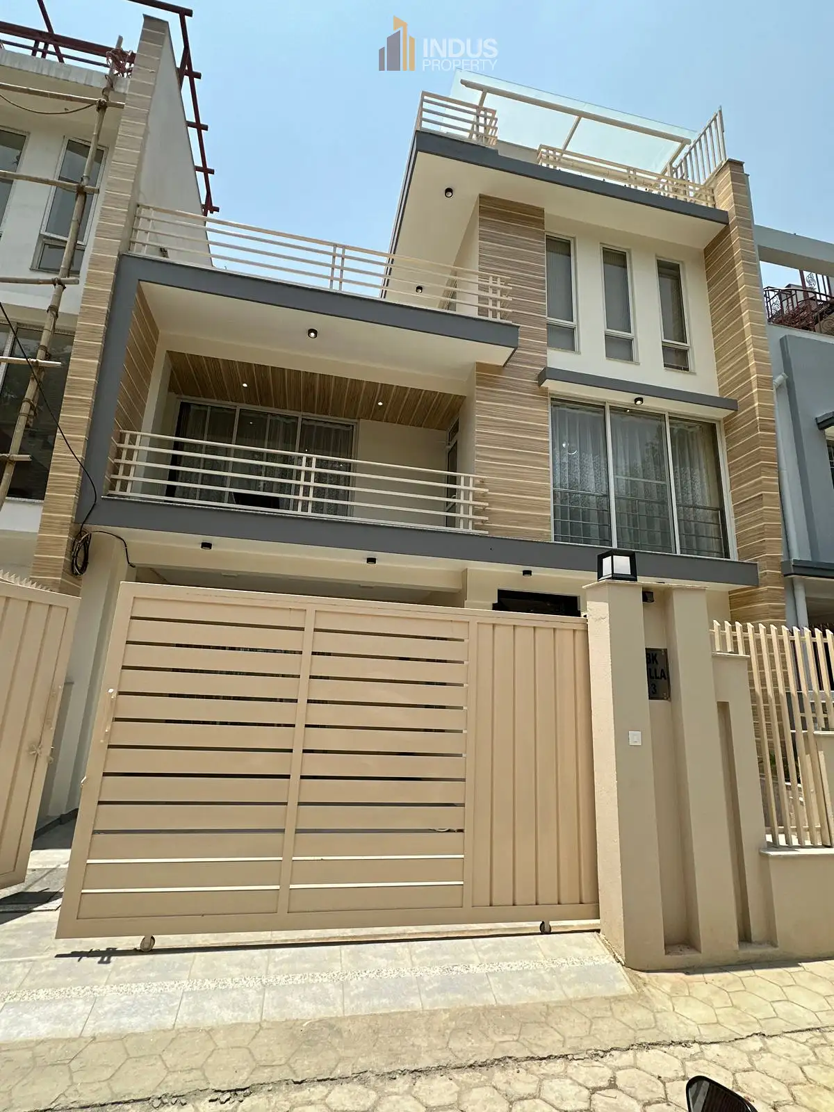 House On Sale at Nakhipot Thumbnail