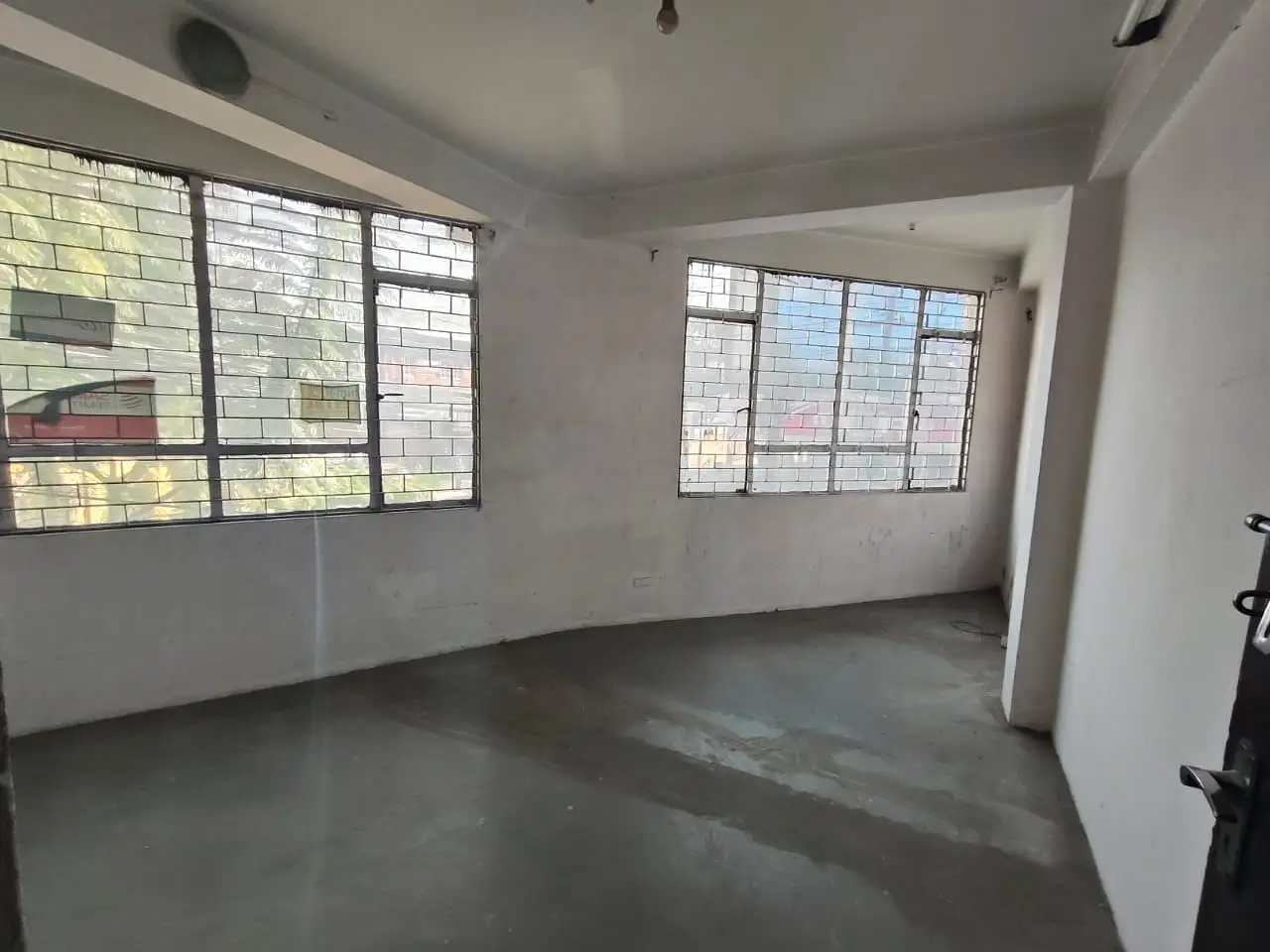 Commercial Space on Rent Image 1
