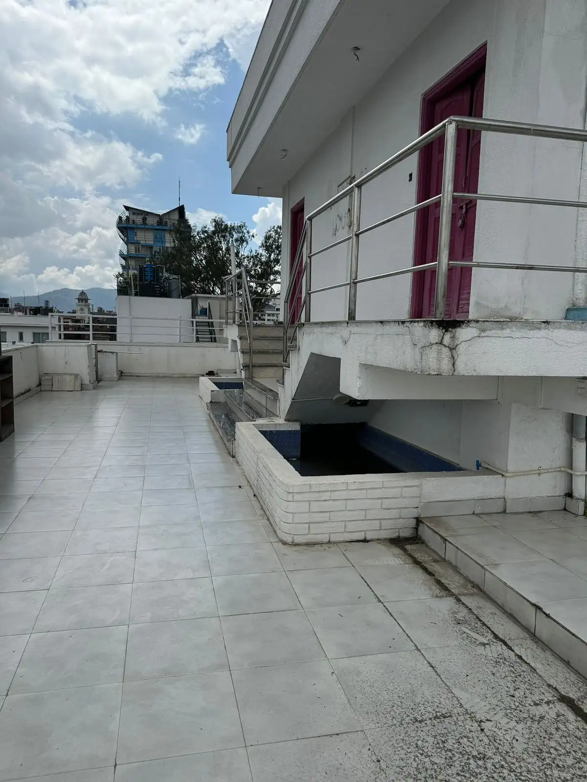 Commercial Space on Rent Image 6