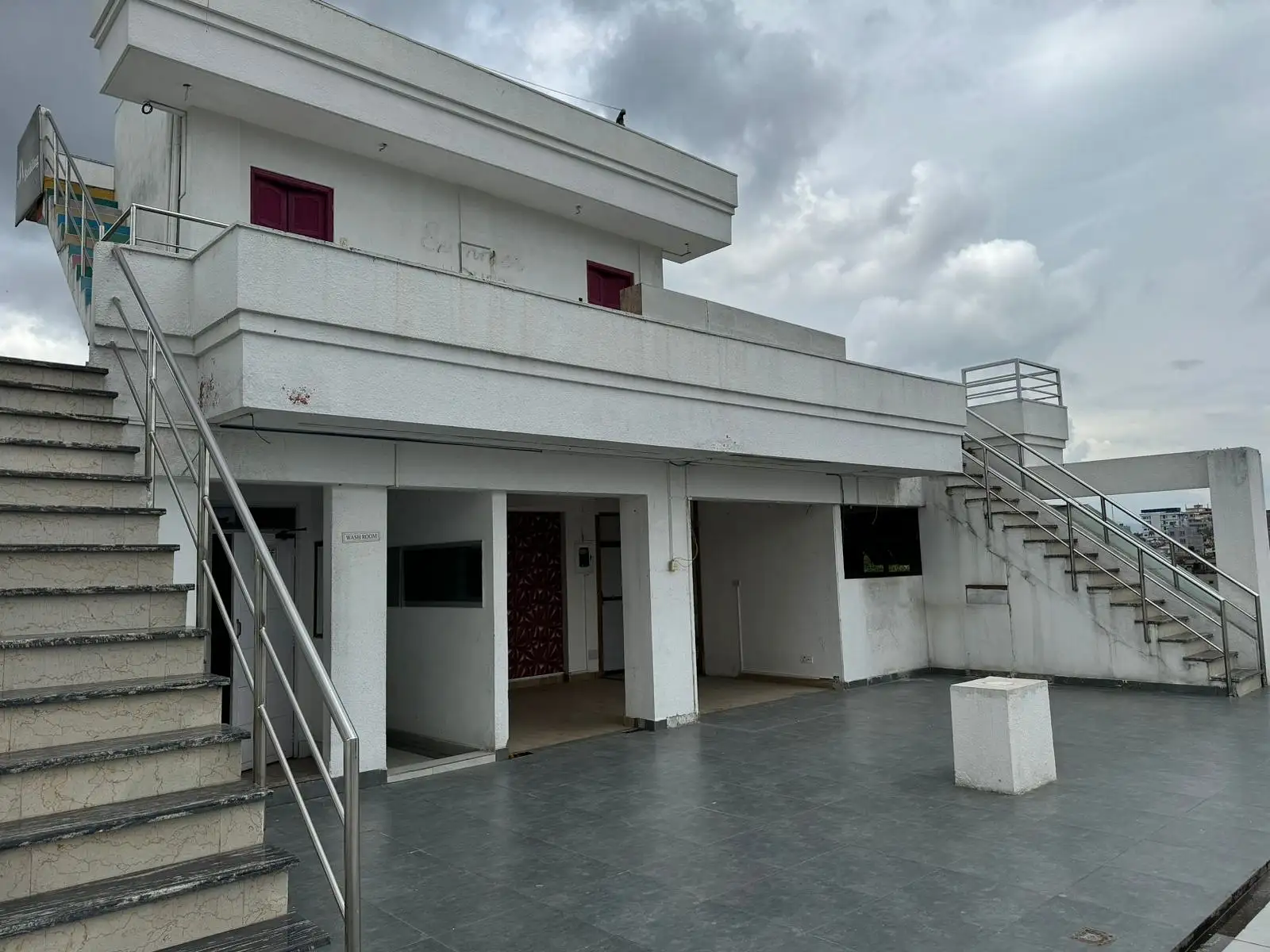 Commercial Space on Rent Image 4