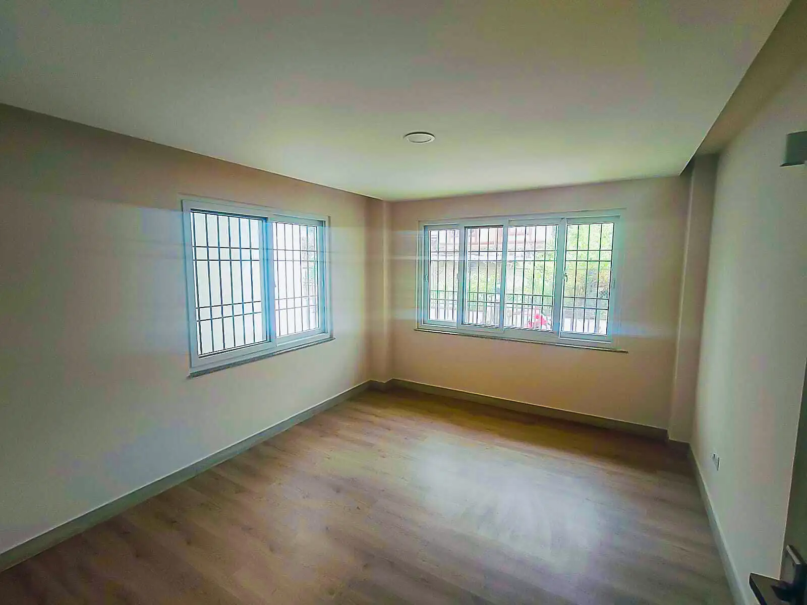 Residential House On Rent Image 22