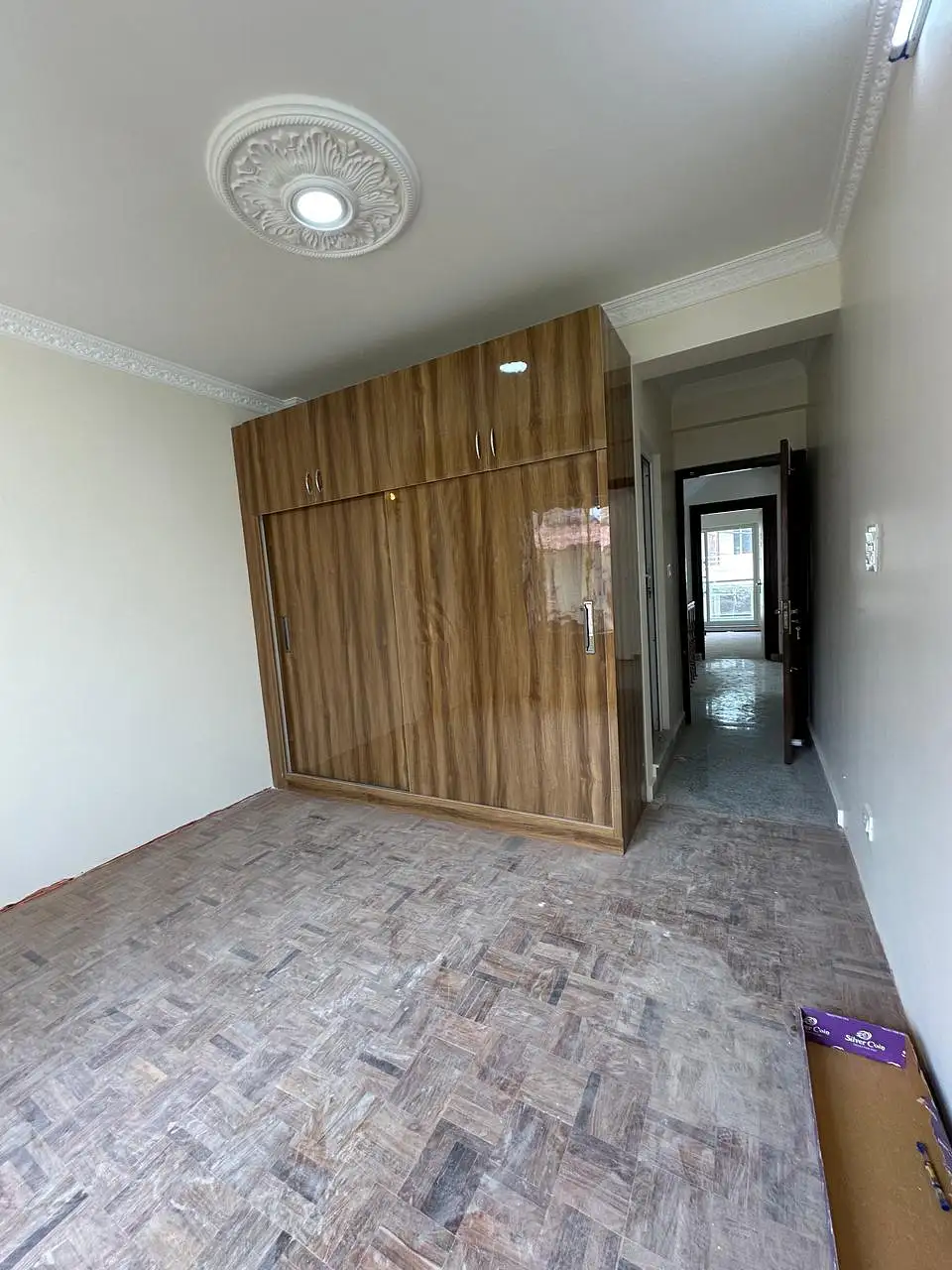 House On Sale at Nakhipot Image 3