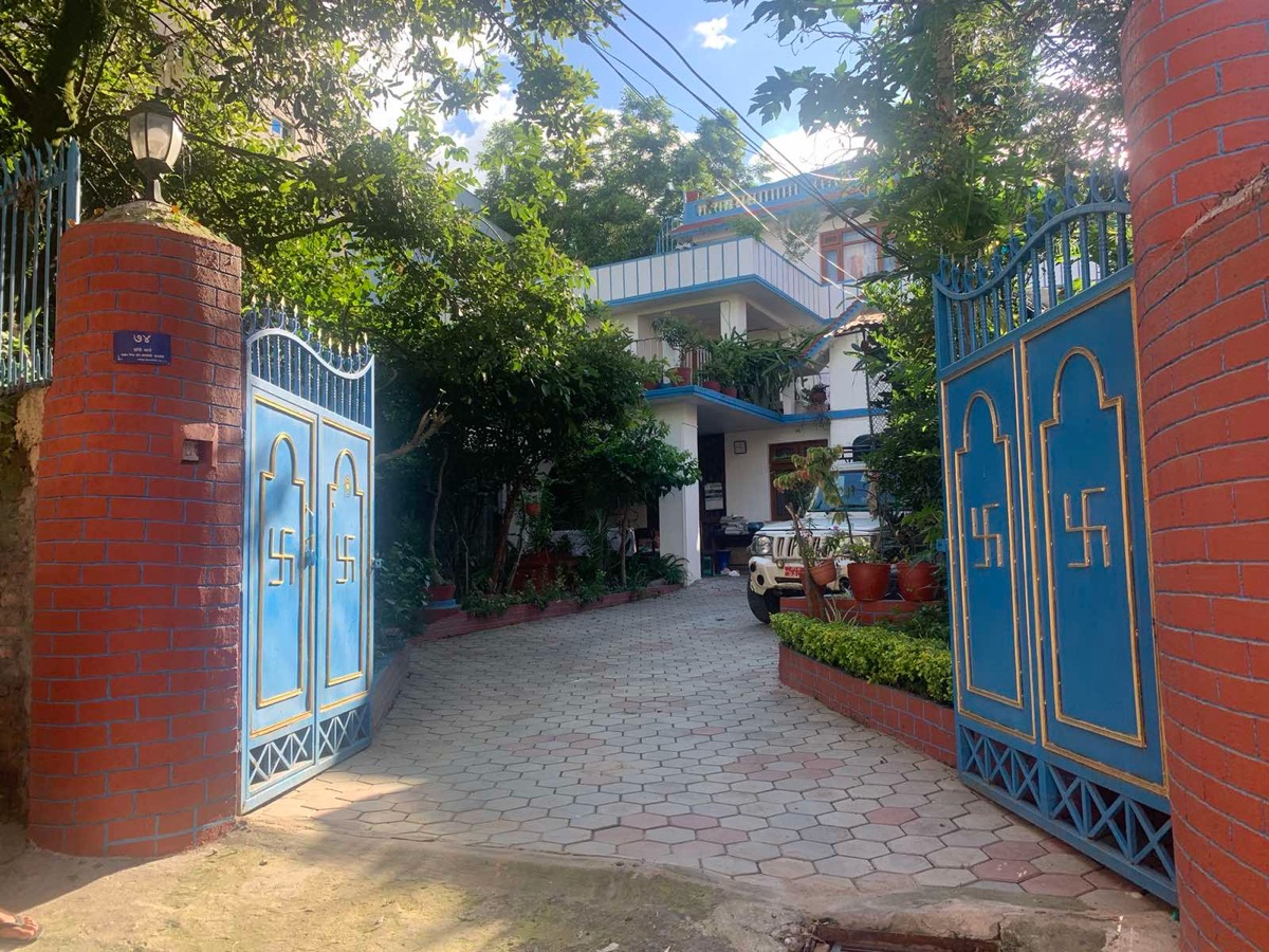 Afordable 3 story home for rent in Dholahiti Image 2