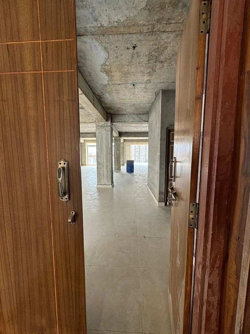 Commercial Building on Rent Image 2