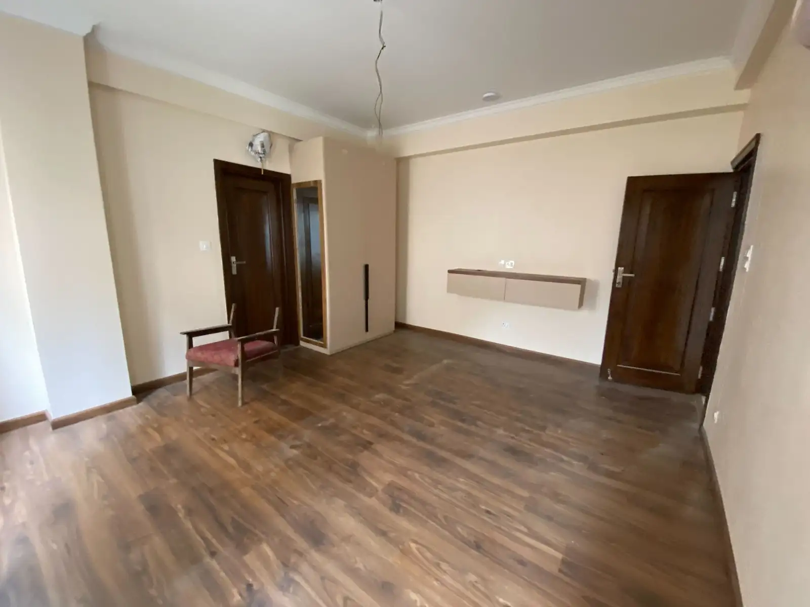 Residential House On Rent Image 5