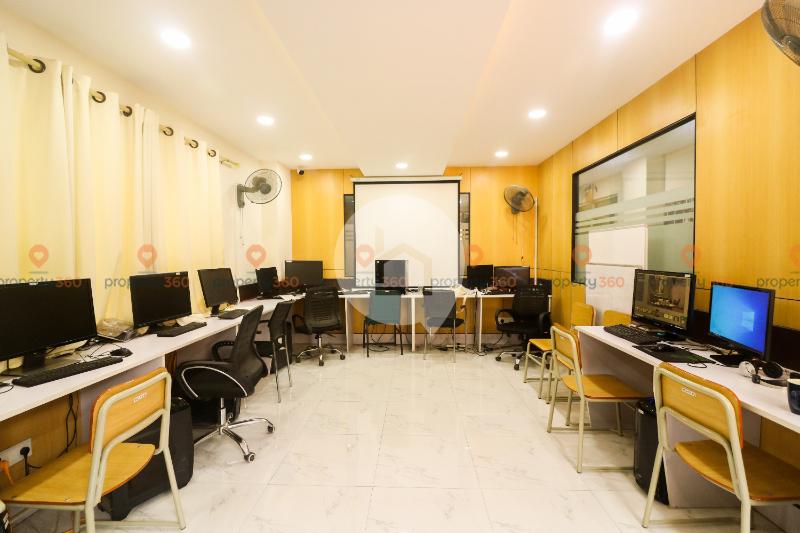 Commercial Space For Rent At Jamal, Kathmandu : Flat for Rent in Jamal, Kathmandu Image 3