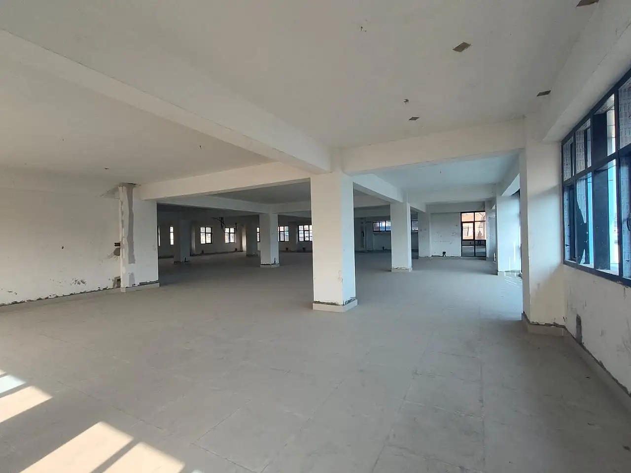 Commercial Space on Rent Image 3