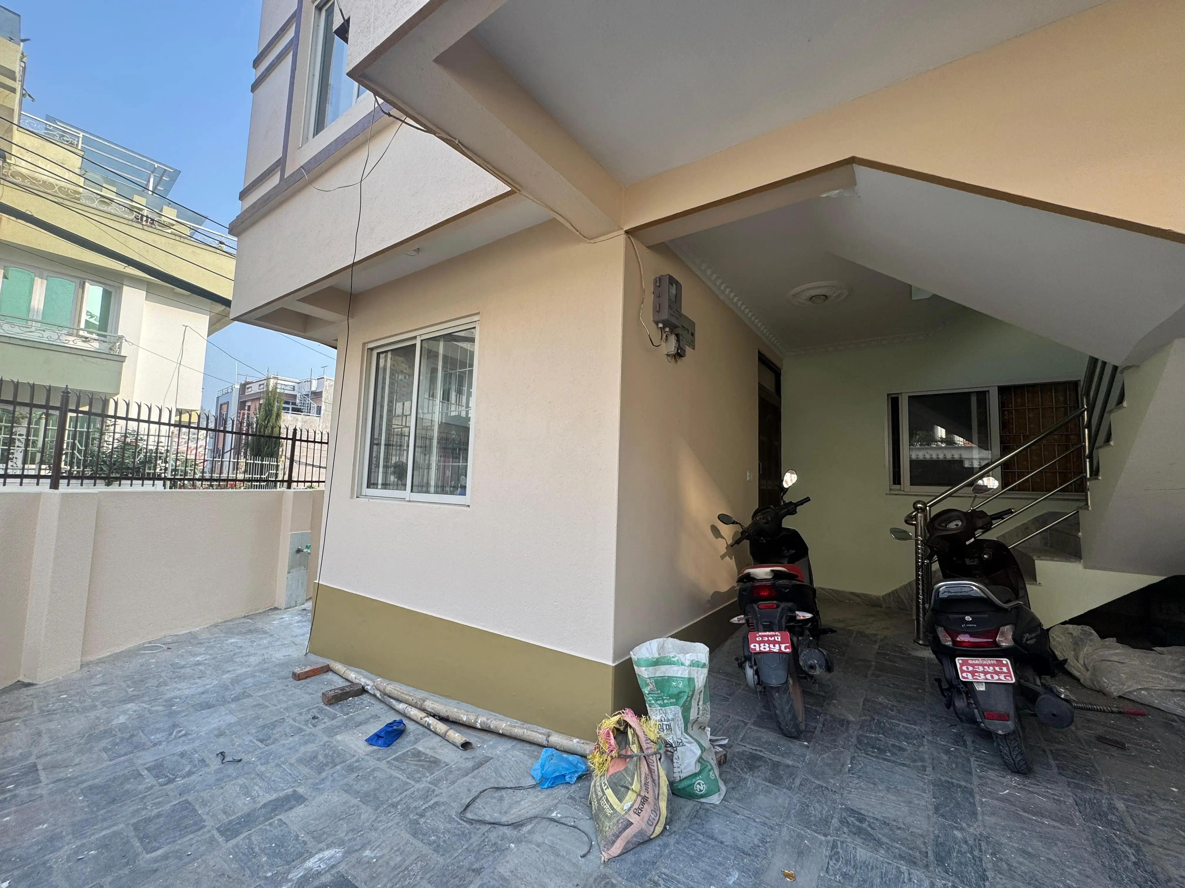 House for Sale Near Grande Villa / Grande Hospital Image 3