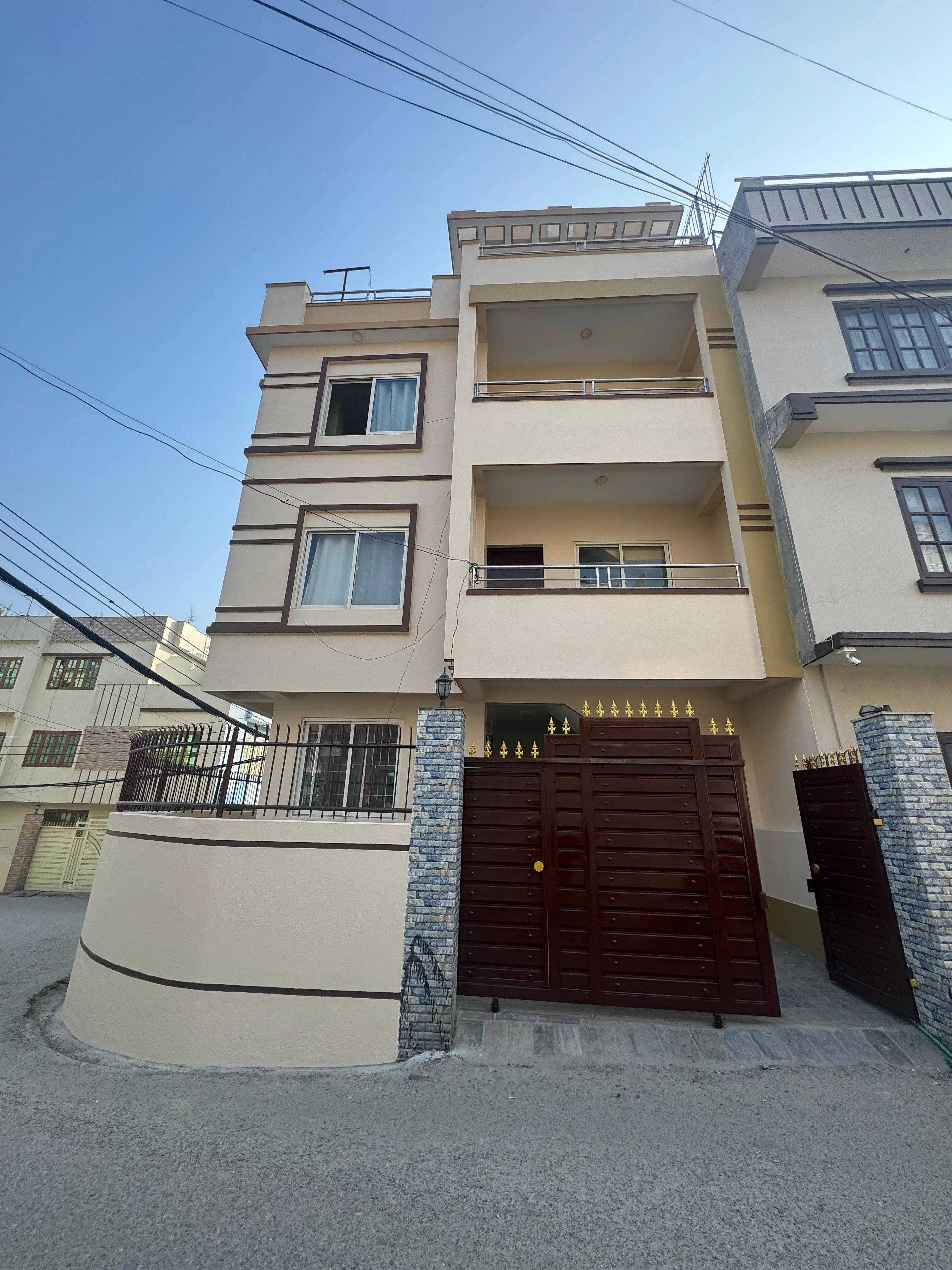House for Sale Near Grande Villa / Grande Hospital Image 2