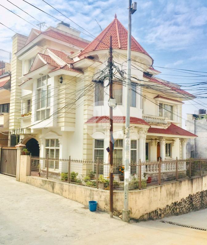 Dhapasi bungalow : House for Sale in Dhapasi, Kathmandu Thumbnail