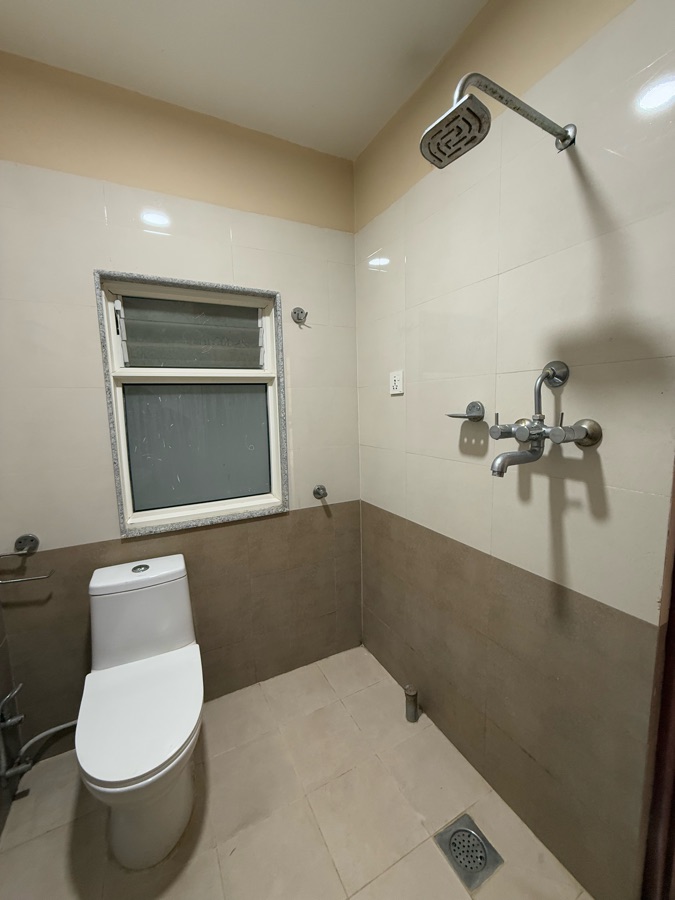 3 bhk 1st floor for rent Image 4
